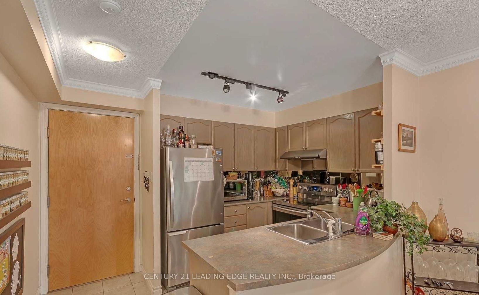 Photo 10 of Unit 931, 600 Queens Quay W, Toronto, Waterfront Communities — HOMEH