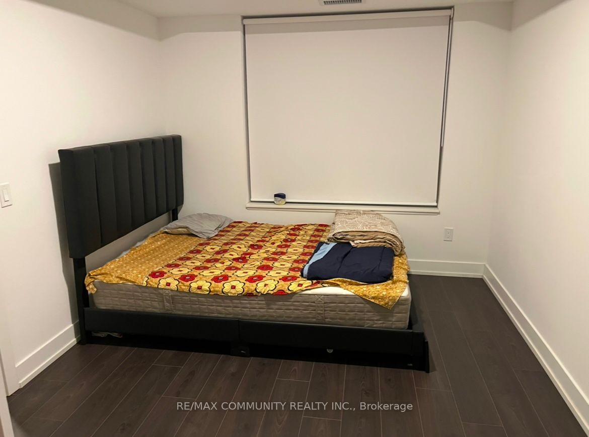 Photo 5 of Unit 301, 8 Cedarland Drive, Markham, Unionville — HOMEH