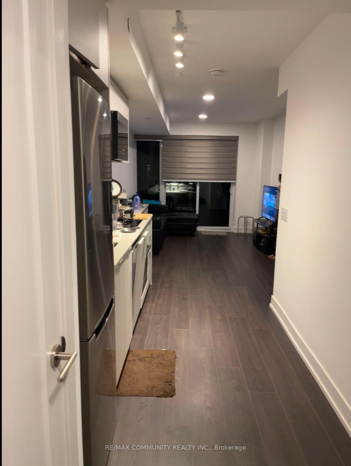Photo 8 of Unit 301, 8 Cedarland Drive, Markham, Unionville — HOMEH