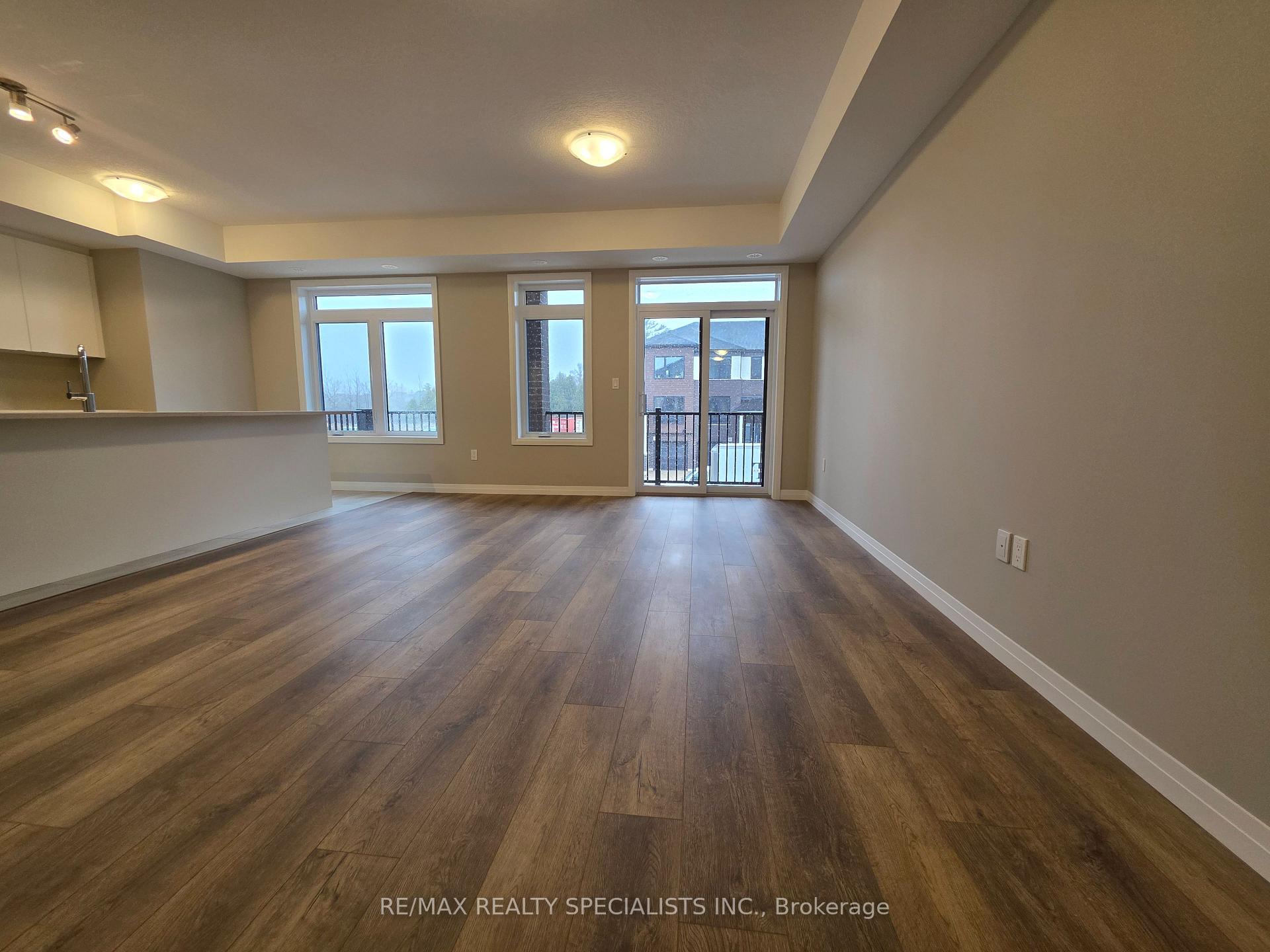 Photo 5 of 81 Thatcher Drive, Guelph, Kortright East — HOMEH