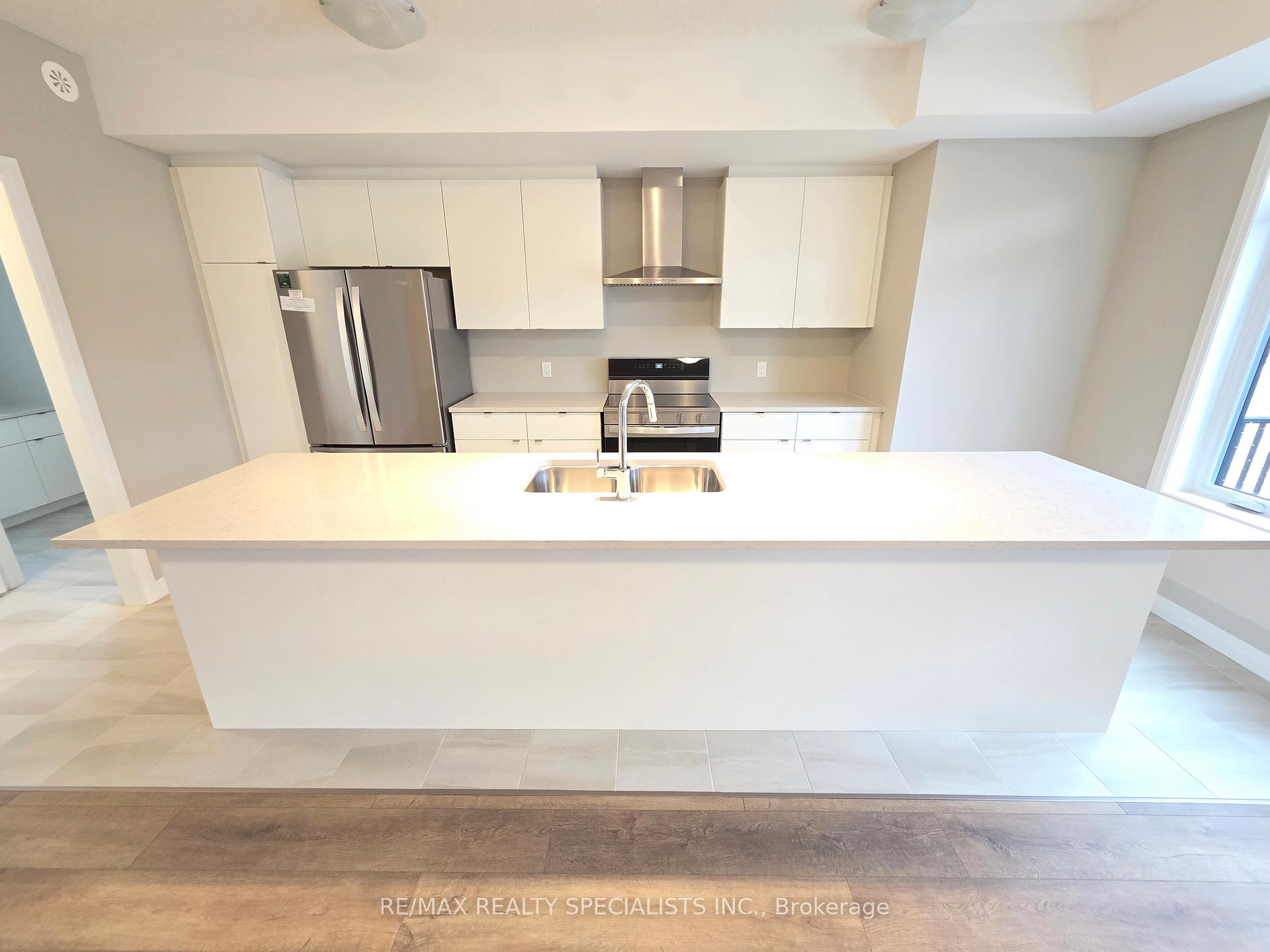 Photo 6 of 81 Thatcher Drive, Guelph, Kortright East — HOMEH