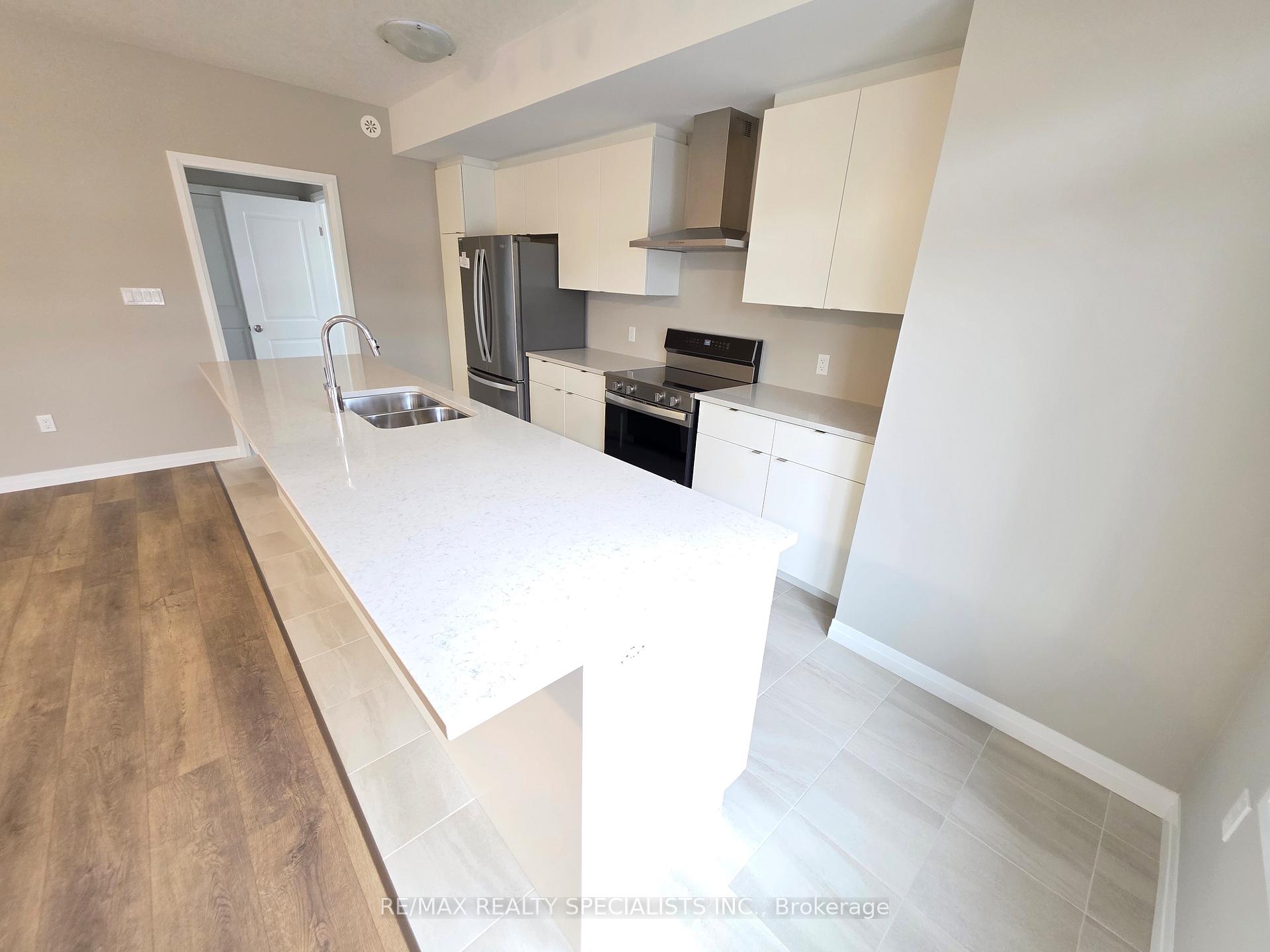 Photo 7 of 81 Thatcher Drive, Guelph, Kortright East — HOMEH