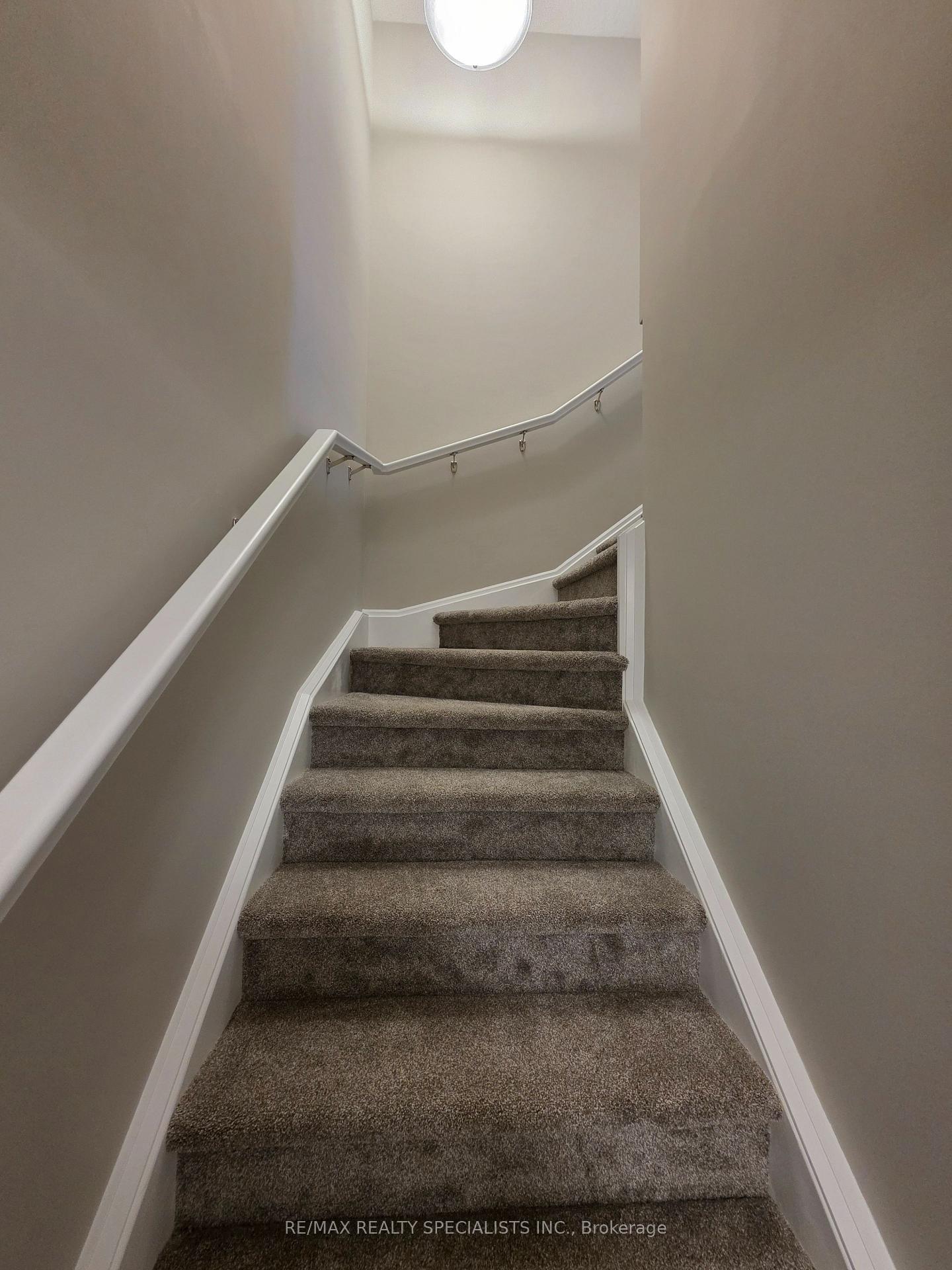Photo 11 of 81 Thatcher Drive, Guelph, Kortright East — HOMEH