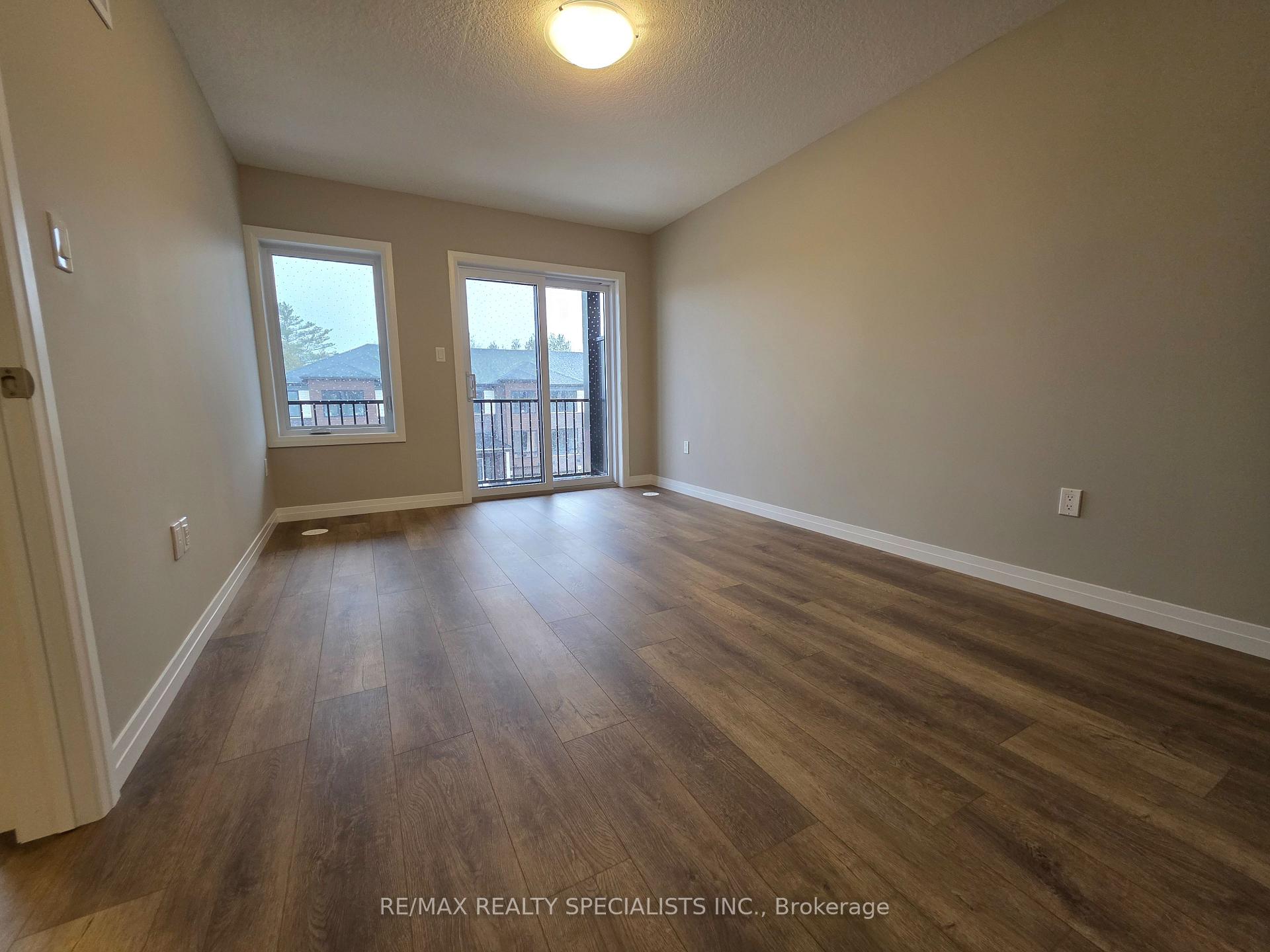 Photo 12 of 81 Thatcher Drive, Guelph, Kortright East — HOMEH