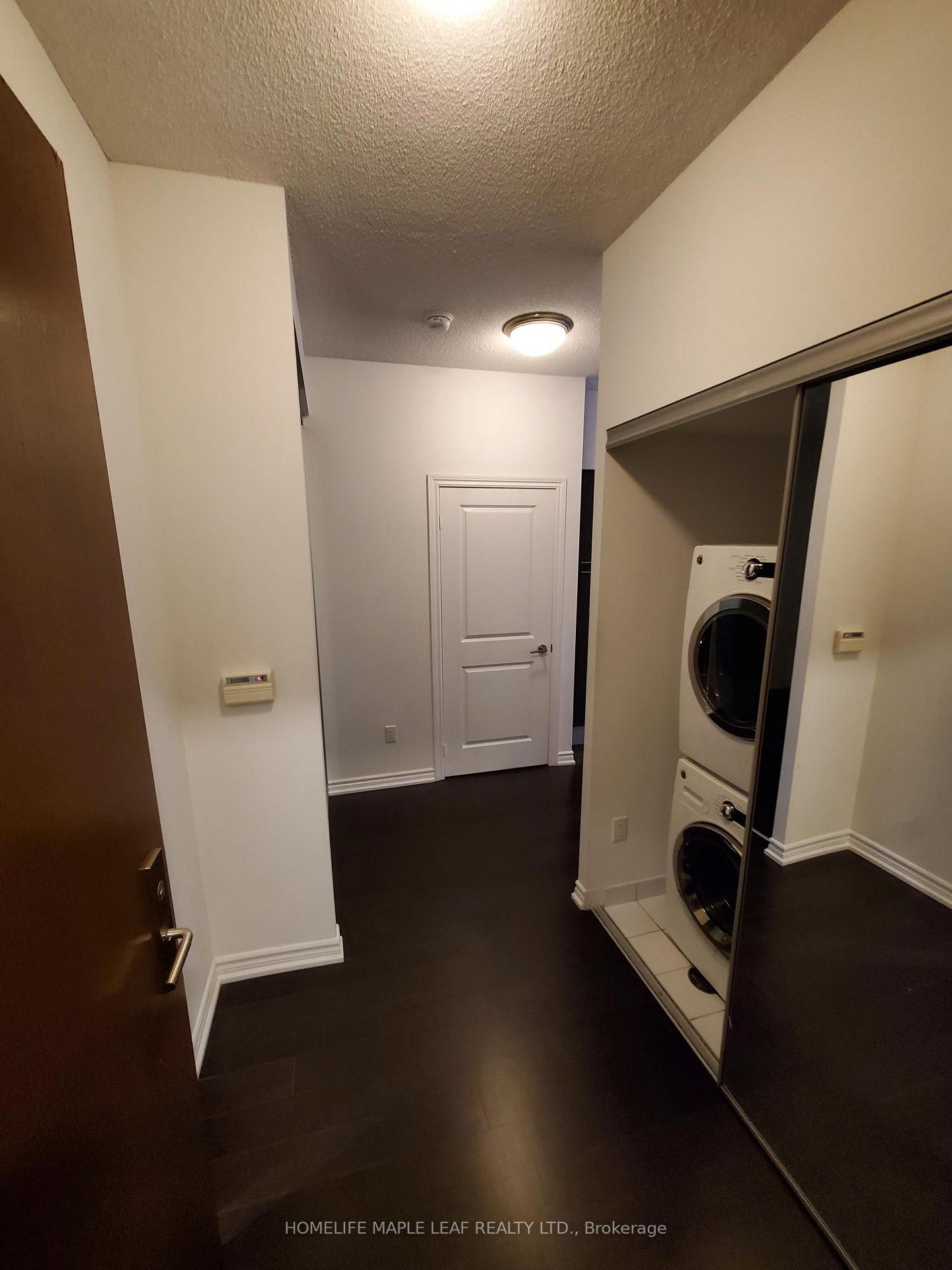 Photo 5 of Unit 4001, 386 Yonge Street, Toronto, Bay Street Corridor — HOMEH