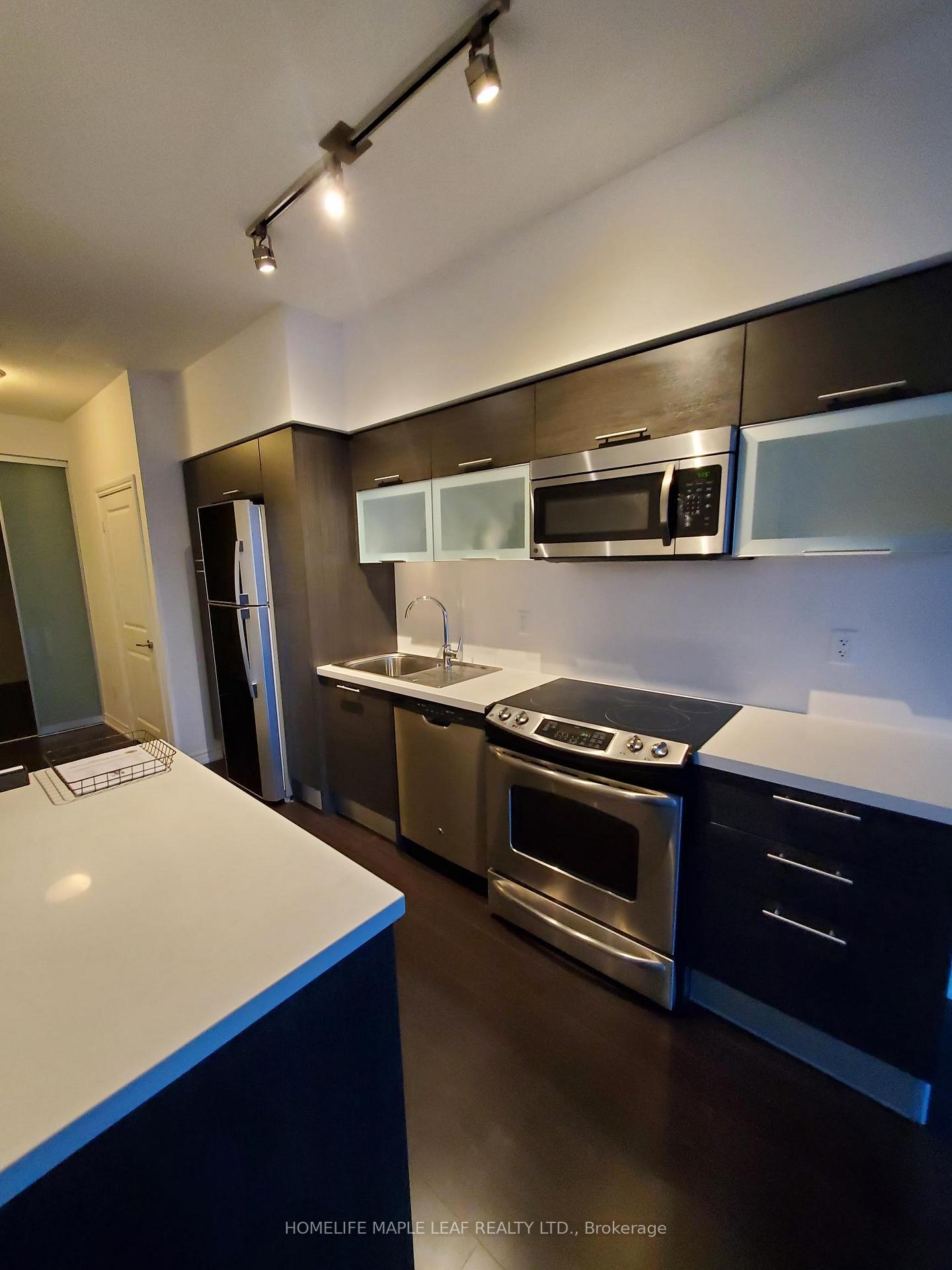 Photo 8 of Unit 4001, 386 Yonge Street, Toronto, Bay Street Corridor — HOMEH