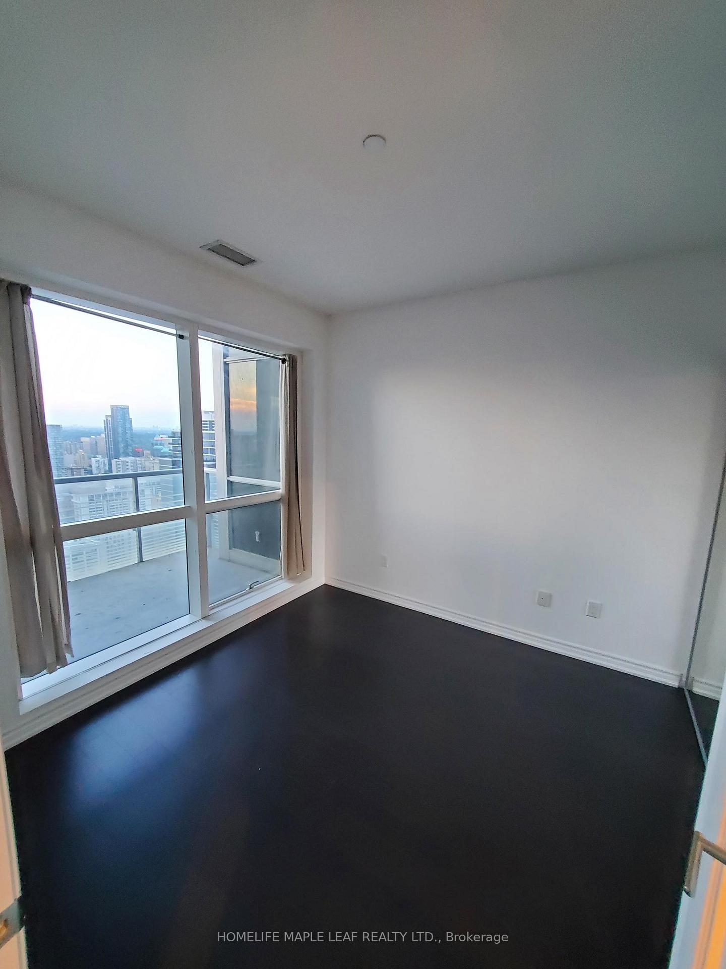Photo 9 of Unit 4001, 386 Yonge Street, Toronto, Bay Street Corridor — HOMEH