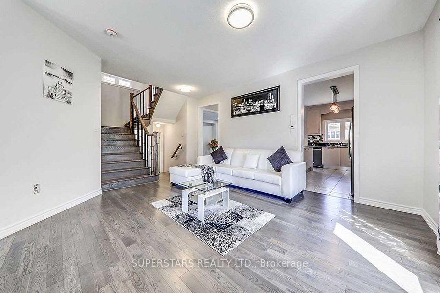 Photo 3 of 62 Ireland Street, Clarington, Bowmanville — HOMEH