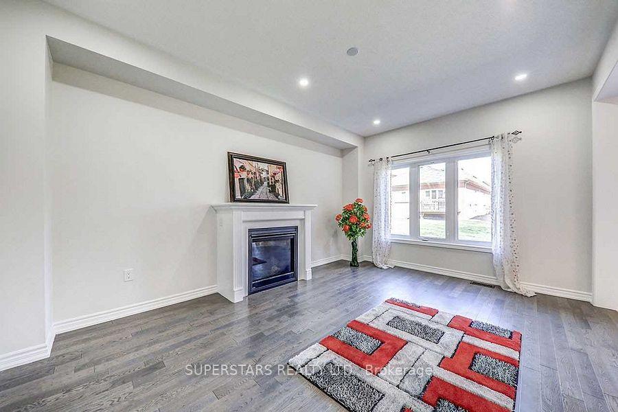 Photo 5 of 62 Ireland Street, Clarington, Bowmanville — HOMEH