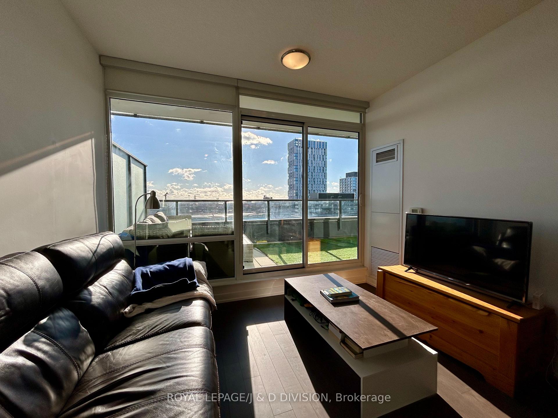 Photo 4 of Unit S805, 120 Bayview Avenue, Toronto, Waterfront Communities — HOMEH