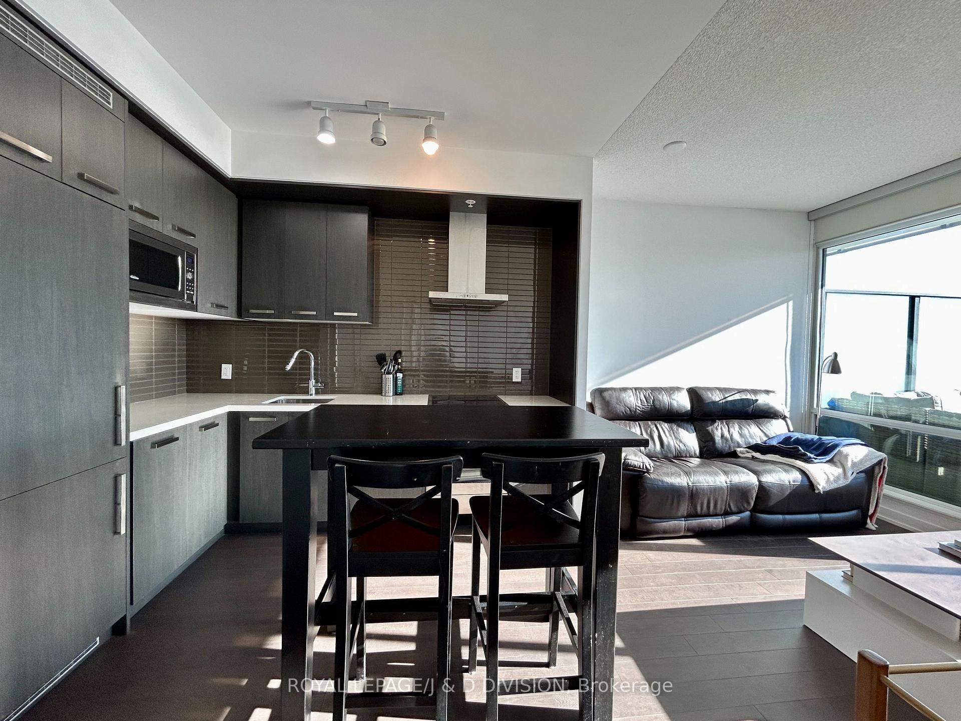 Photo 10 of Unit S805, 120 Bayview Avenue, Toronto, Waterfront Communities — HOMEH