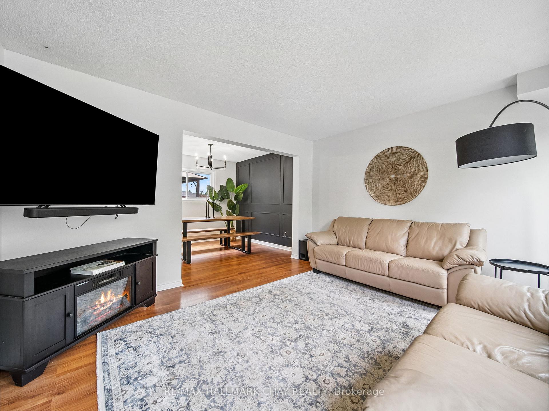 Photo 10 of 8 Darren Drive, Essa, Angus — HOMEH