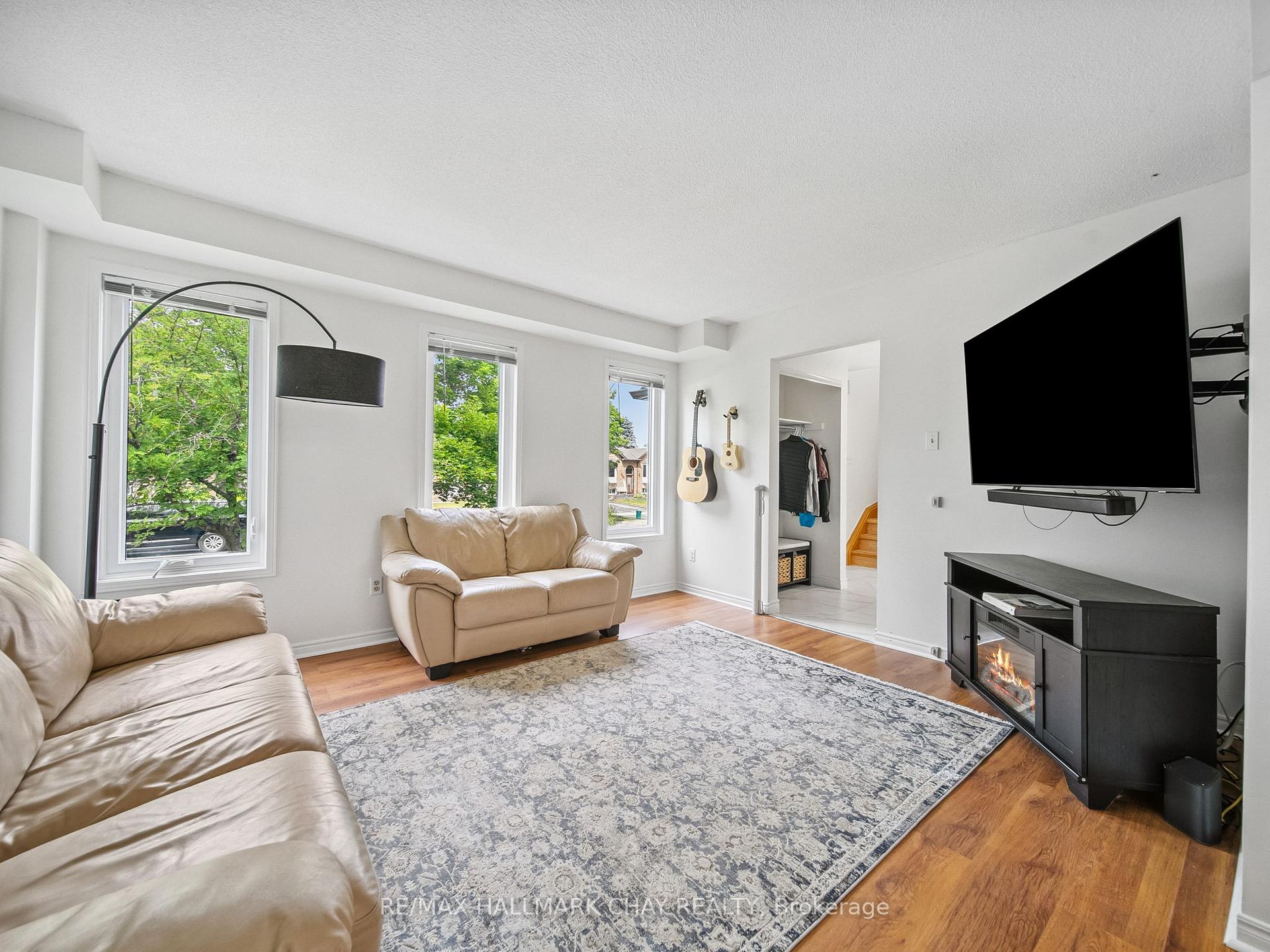 Photo 11 of 8 Darren Drive, Essa, Angus — HOMEH