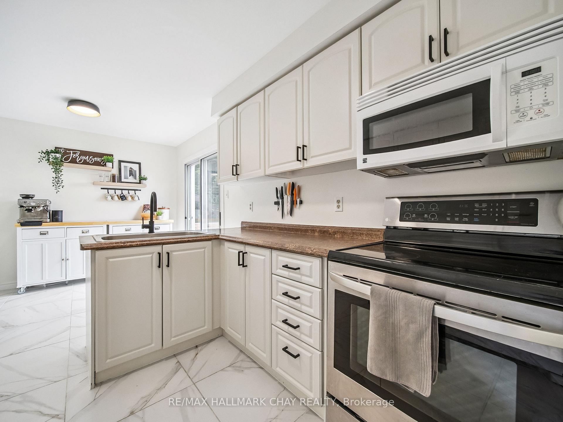Photo 18 of 8 Darren Drive, Essa, Angus — HOMEH