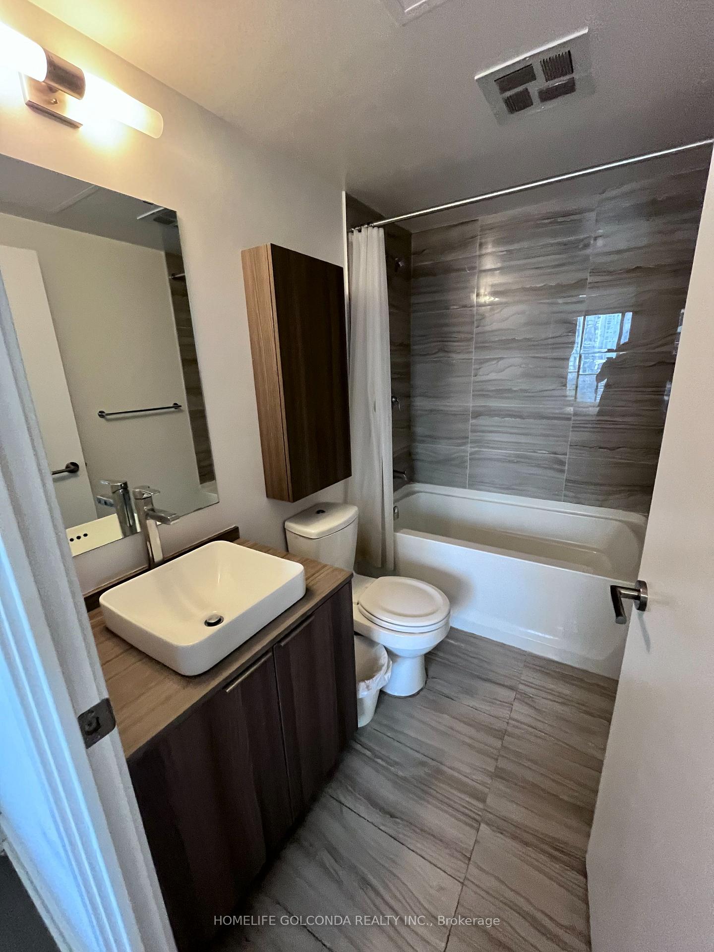 Photo 11 of Unit 2408, 11 Wellesley Street W, Toronto, Bay Street Corridor — HOMEH