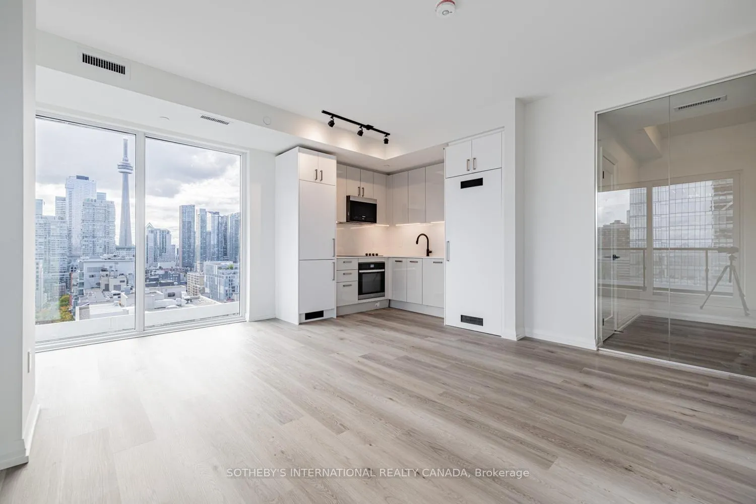 Photo 1 of Unit 1705, 280 Dundas Street, Toronto, Kensington-Chinatown — HOMEH