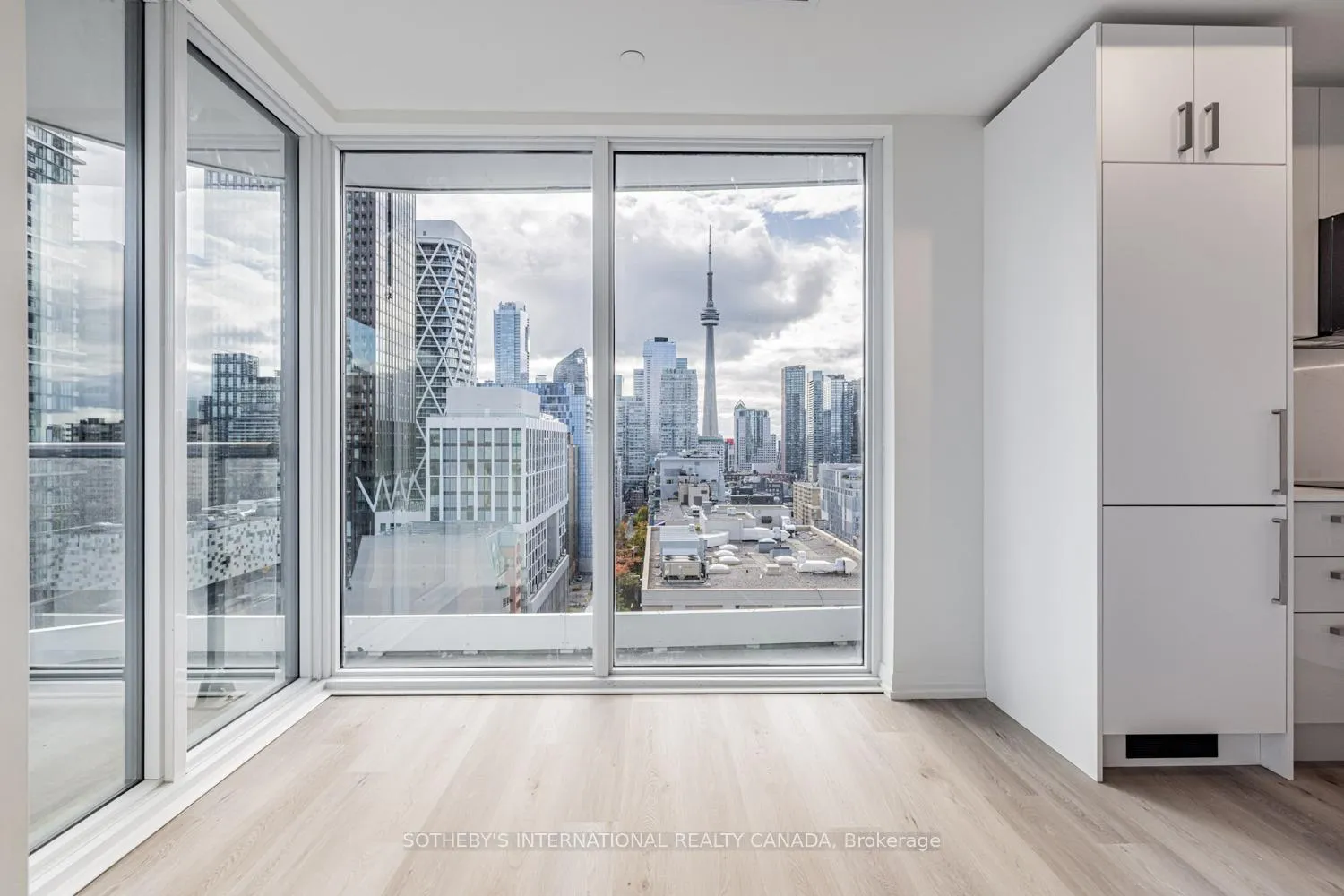Photo 2 of Unit 1705, 280 Dundas Street, Toronto, Kensington-Chinatown — HOMEH