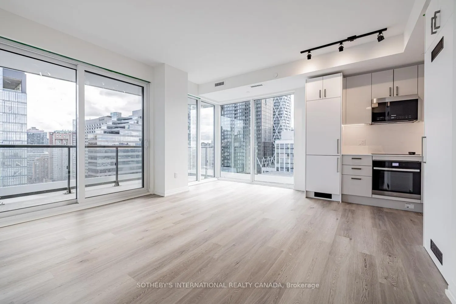 Photo 3 of Unit 1705, 280 Dundas Street, Toronto, Kensington-Chinatown — HOMEH
