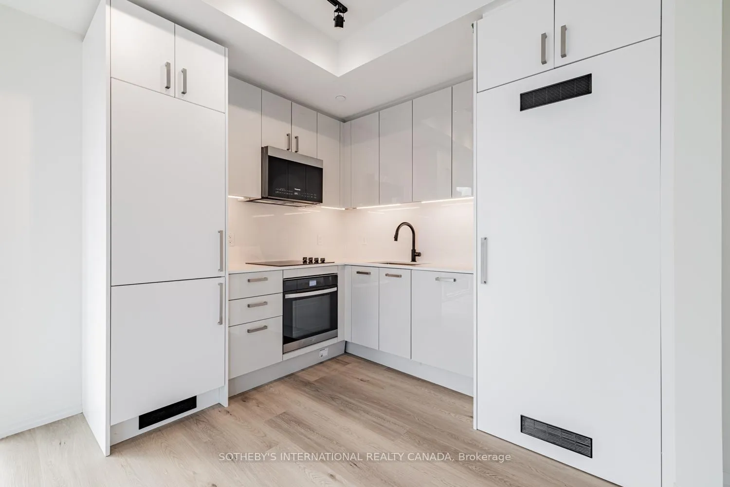 Photo 13 of Unit 1705, 280 Dundas Street, Toronto, Kensington-Chinatown — HOMEH