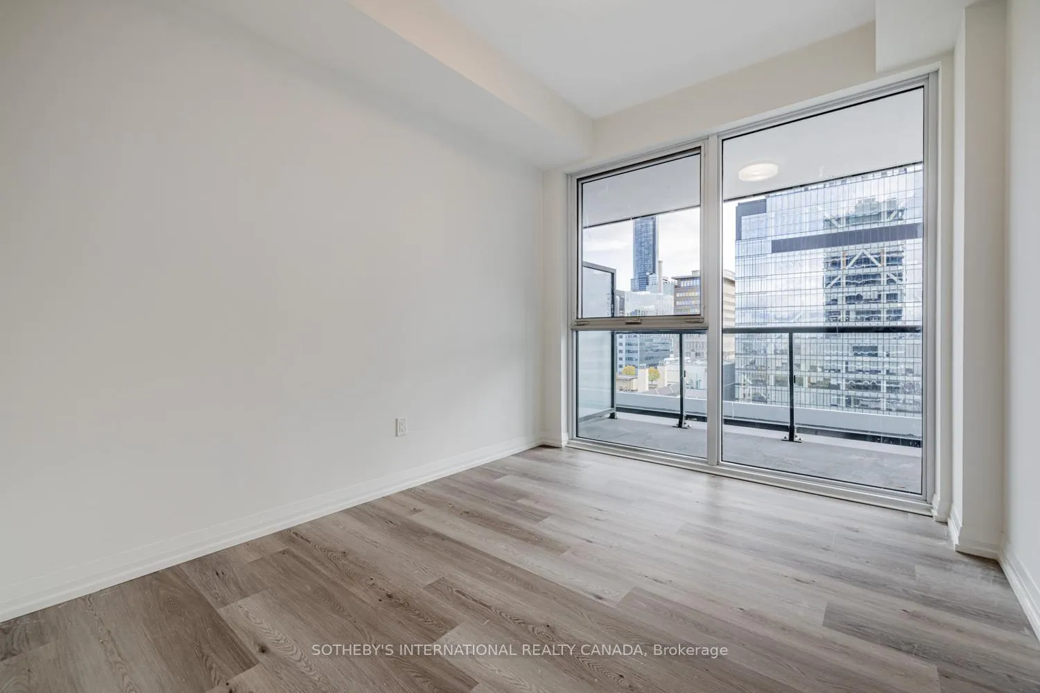 Photo 17 of Unit 1705, 280 Dundas Street, Toronto, Kensington-Chinatown — HOMEH
