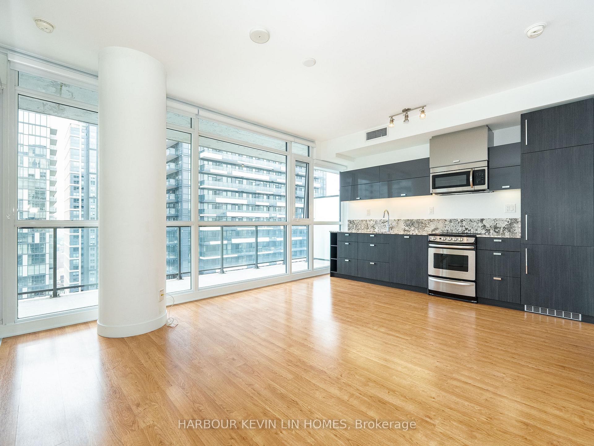 Photo 8 of Unit 3101, 290 Adelaide Street W, Toronto, Waterfront Communities — HOMEH