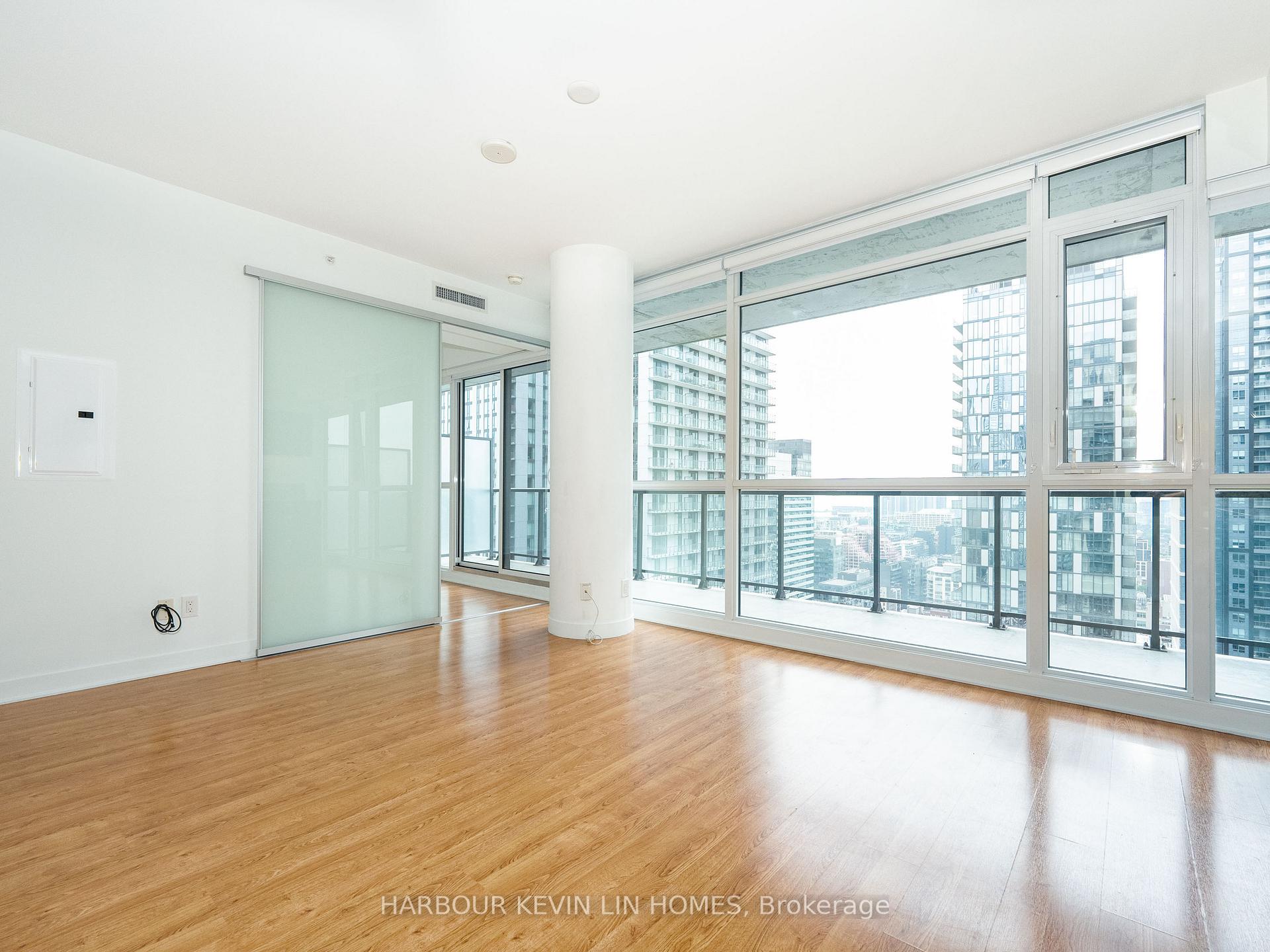 Photo 12 of Unit 3101, 290 Adelaide Street W, Toronto, Waterfront Communities — HOMEH