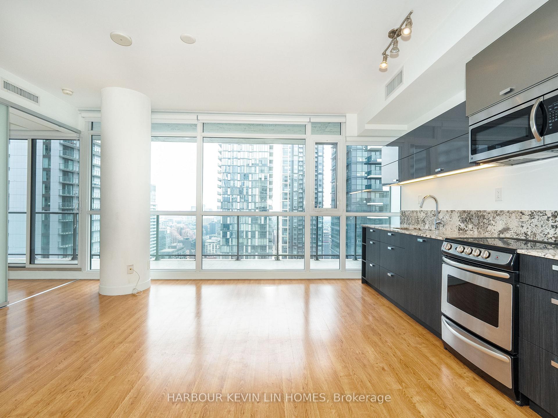 Photo 13 of Unit 3101, 290 Adelaide Street W, Toronto, Waterfront Communities — HOMEH