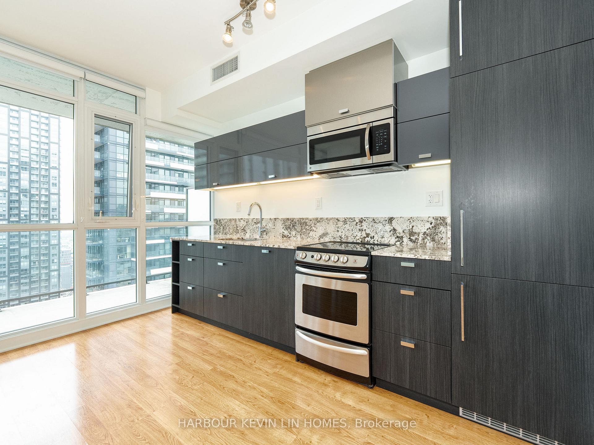 Photo 14 of Unit 3101, 290 Adelaide Street W, Toronto, Waterfront Communities — HOMEH