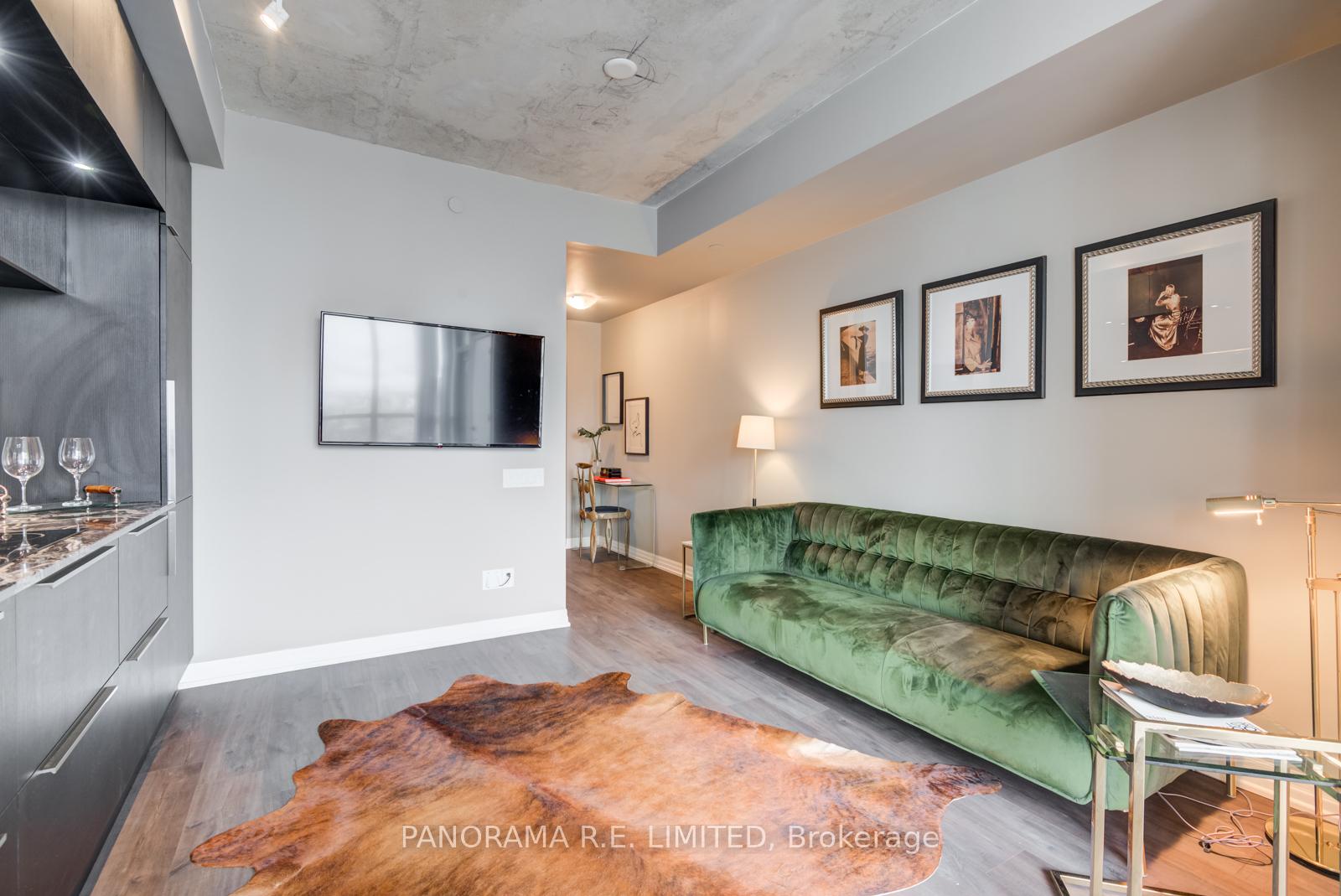 Photo 2 of Unit 3611, 88 Blue Jays Way, Toronto, Waterfront Communities — HOMEH