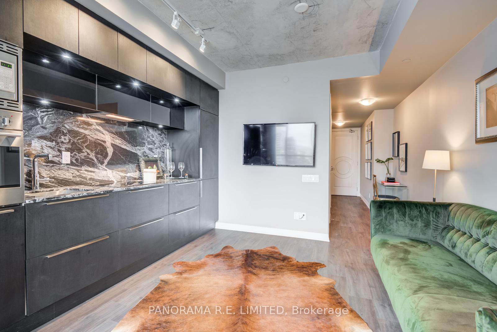Photo 5 of Unit 3611, 88 Blue Jays Way, Toronto, Waterfront Communities — HOMEH