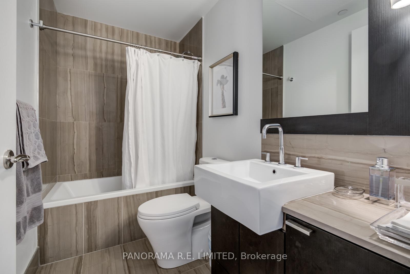 Photo 11 of Unit 3611, 88 Blue Jays Way, Toronto, Waterfront Communities — HOMEH