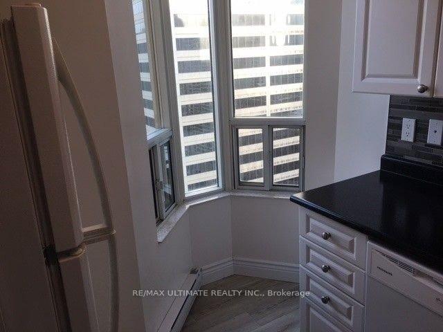 Photo 6 of Unit 2106, 55 Centre Avenue, Toronto, Bay Street Corridor — HOMEH
