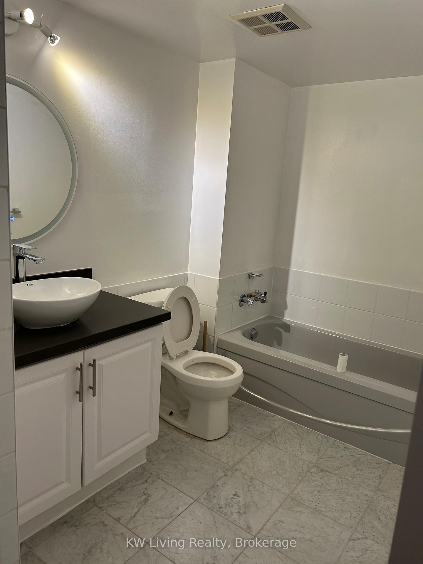 Photo 13 of Unit 714, 25 The Esplanade, Toronto, Waterfront Communities — HOMEH