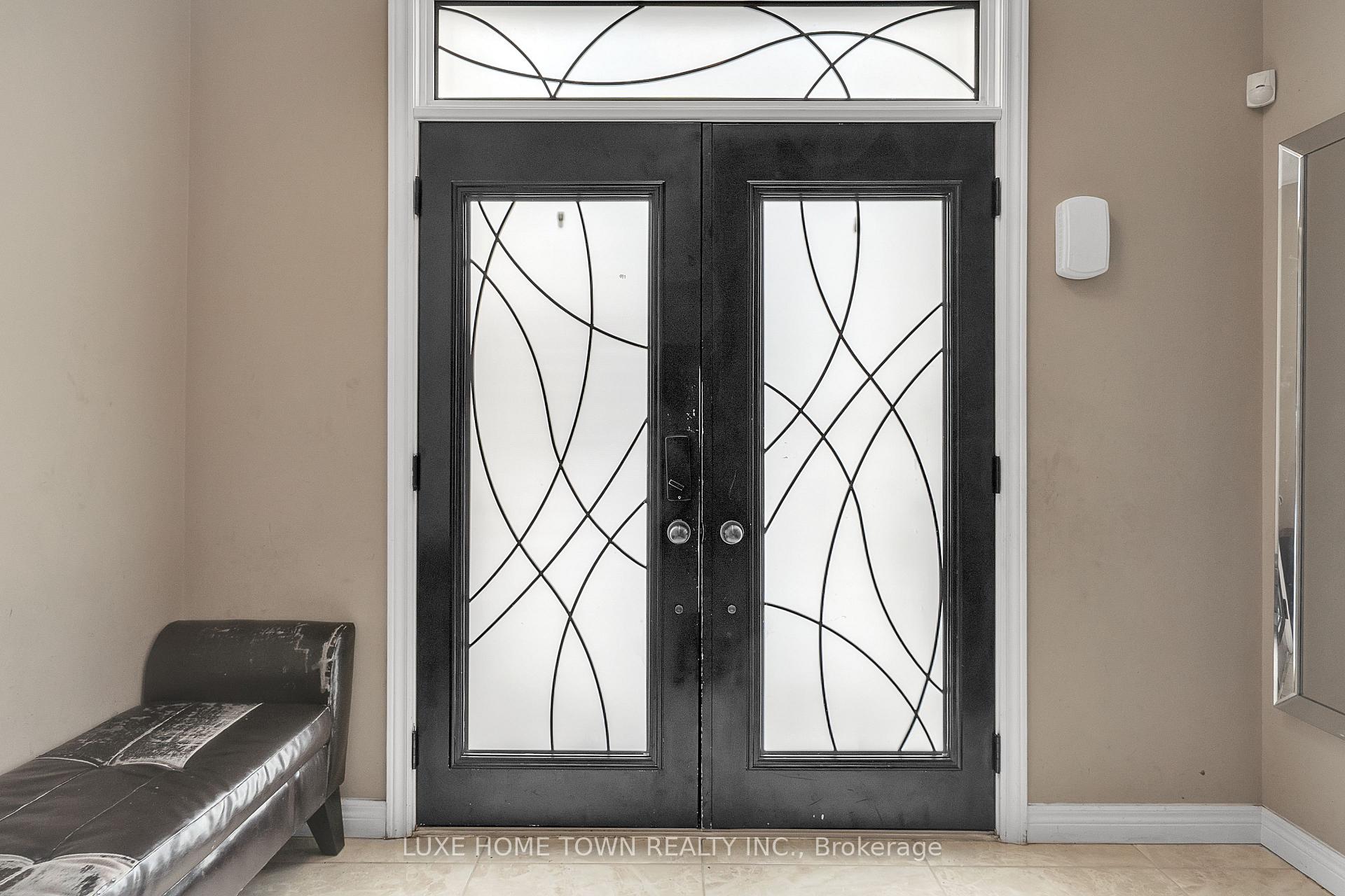 Photo 3 of 36 Chartwell Circle, Hamilton, Jerome — HOMEH