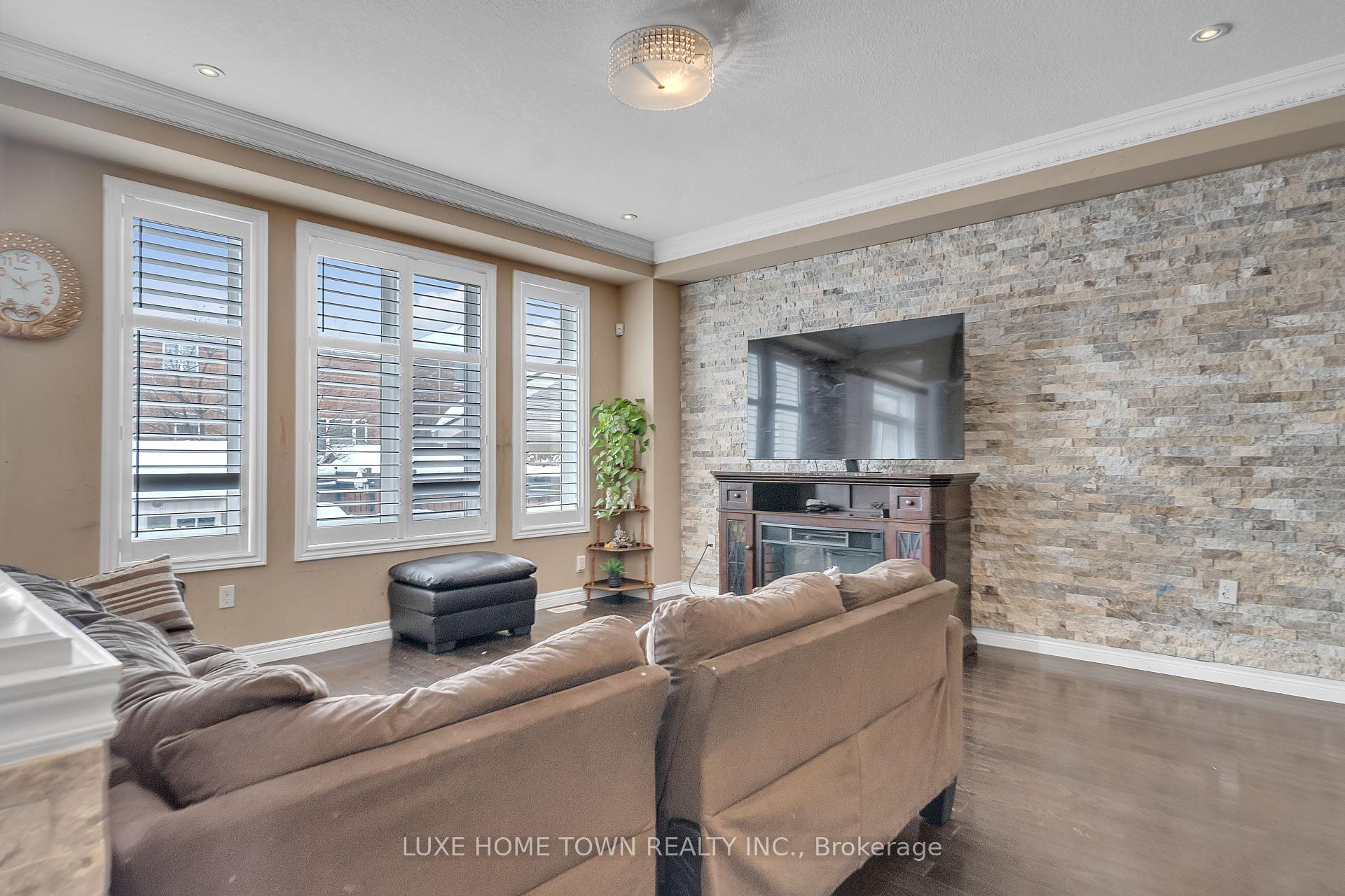 Photo 5 of 36 Chartwell Circle, Hamilton, Jerome — HOMEH