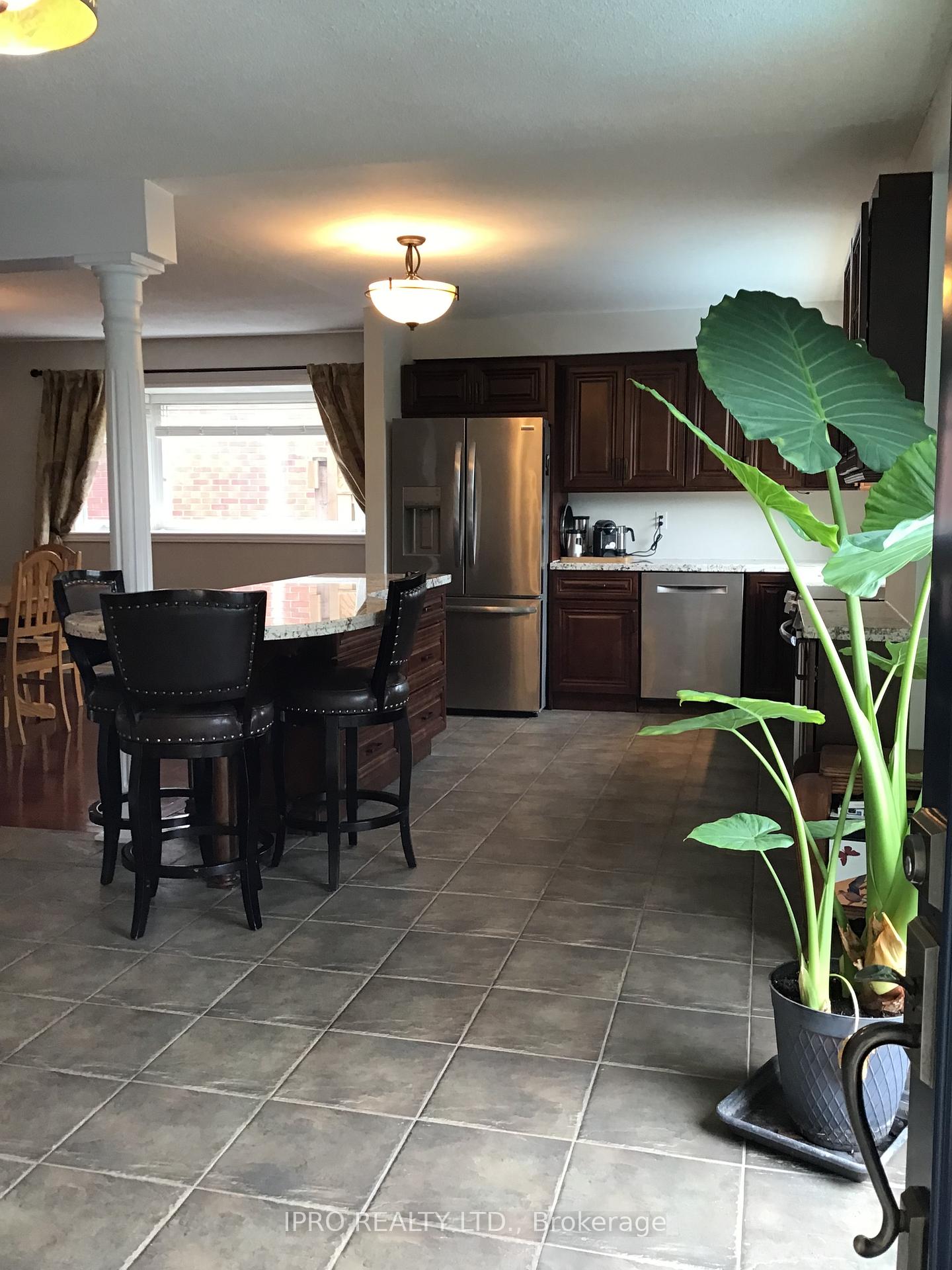 Photo 15 of 41 Marchmount Crescent, Brampton, Central Park — HOMEH