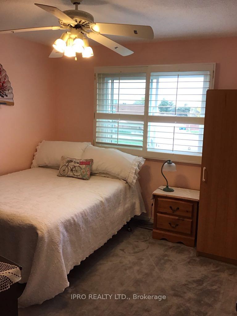 Photo 31 of 41 Marchmount Crescent, Brampton, Central Park — HOMEH