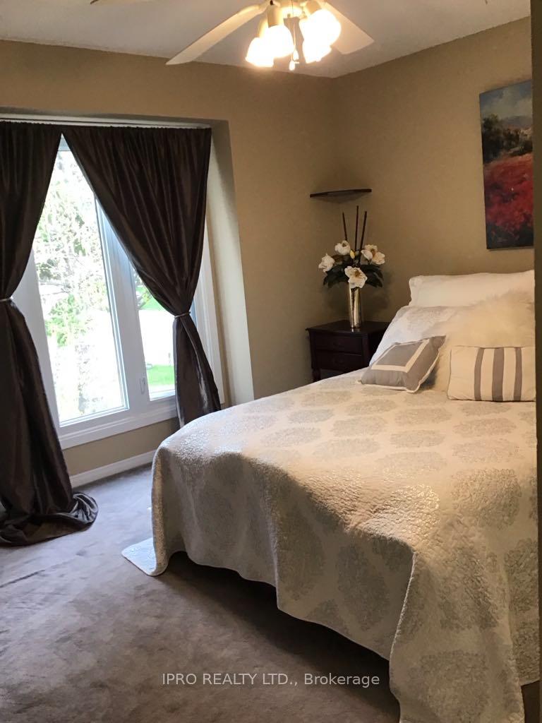 Photo 32 of 41 Marchmount Crescent, Brampton, Central Park — HOMEH