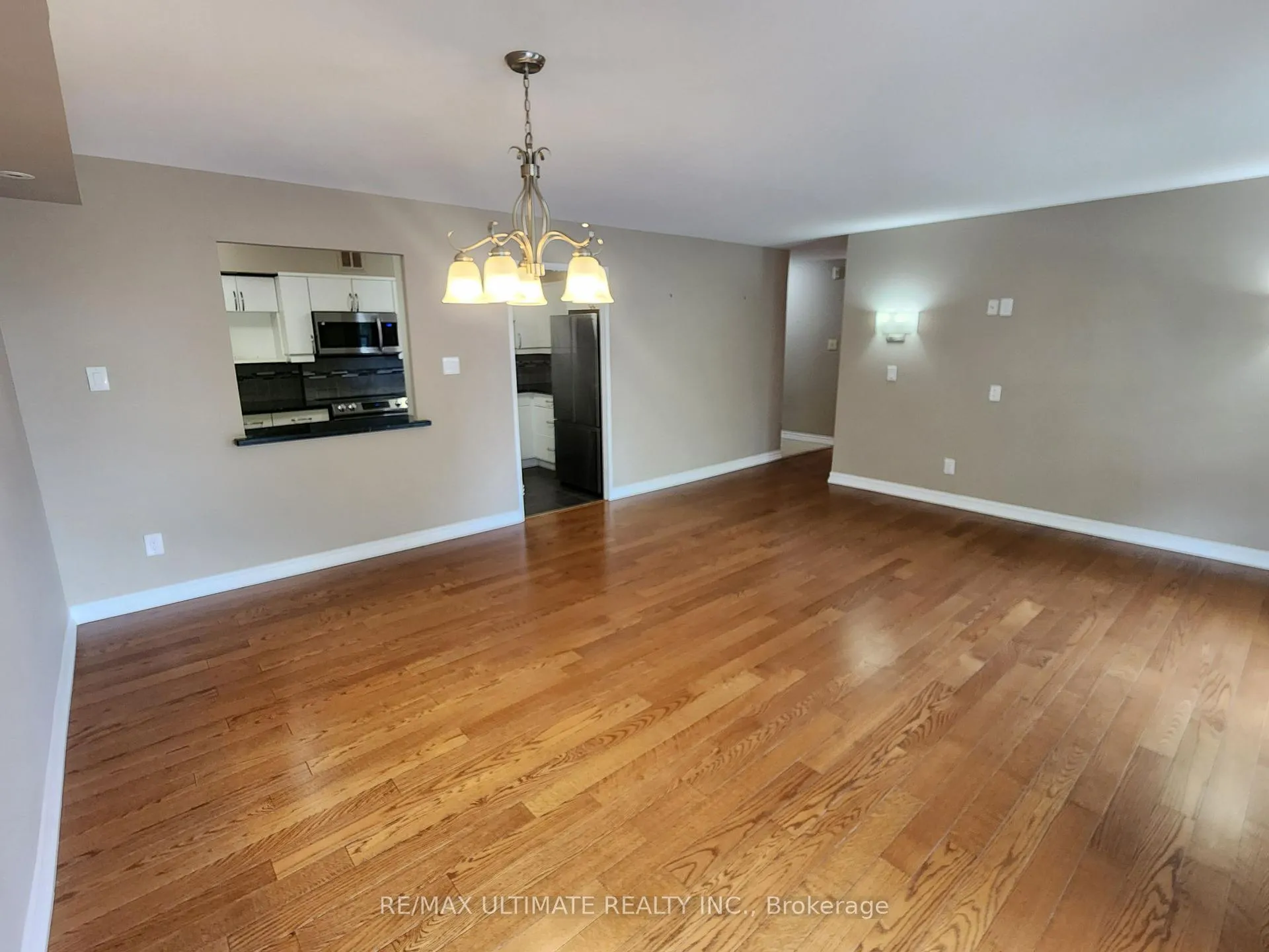 Photo 4 of Unit 309, 50 Inverlochy Boulevard, Markham, Royal Orchard — HOMEH