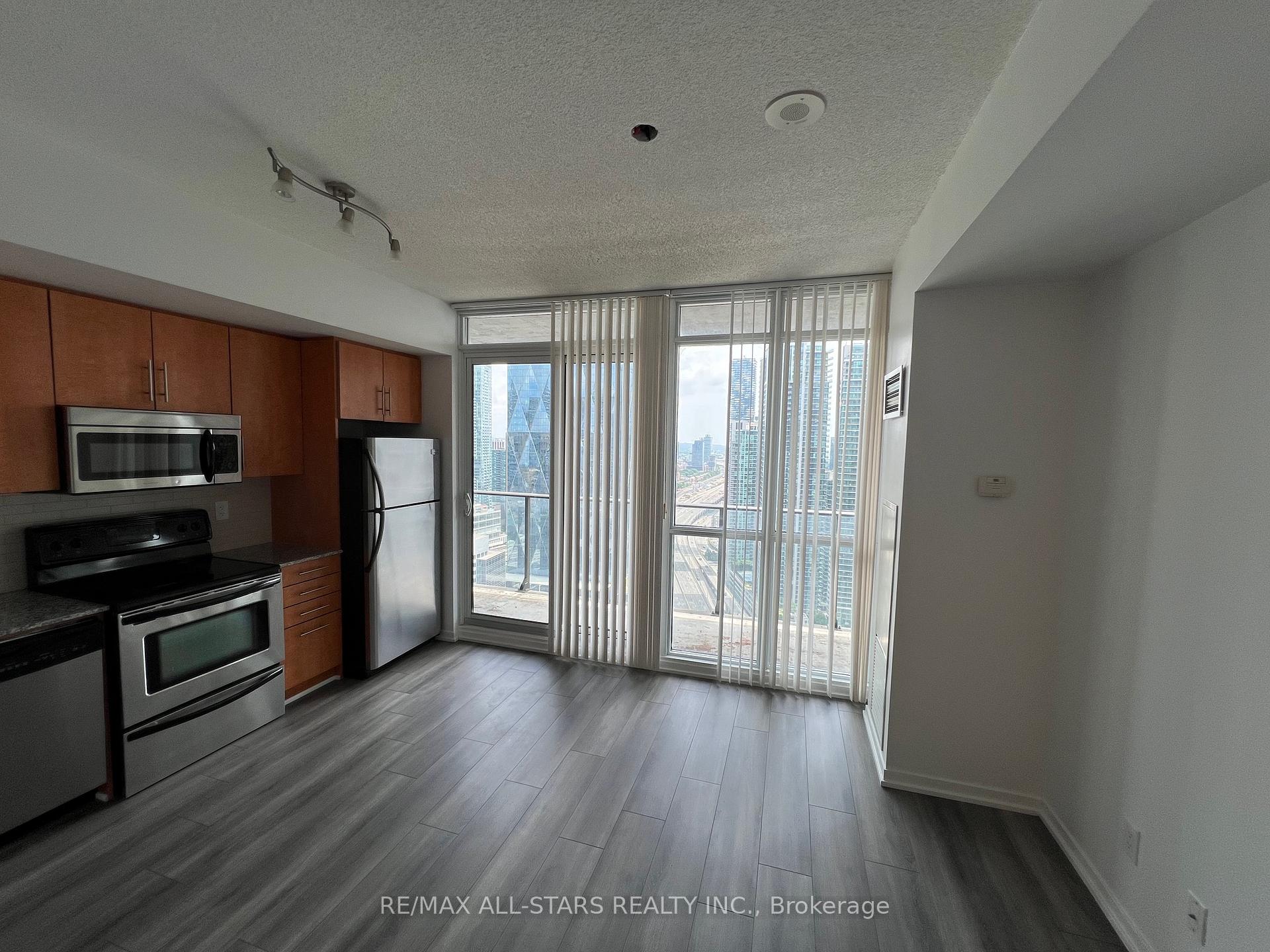 Photo 3 of Unit 3306, 55 Bremner Boulevard, Toronto, Waterfront Communities — HOMEH