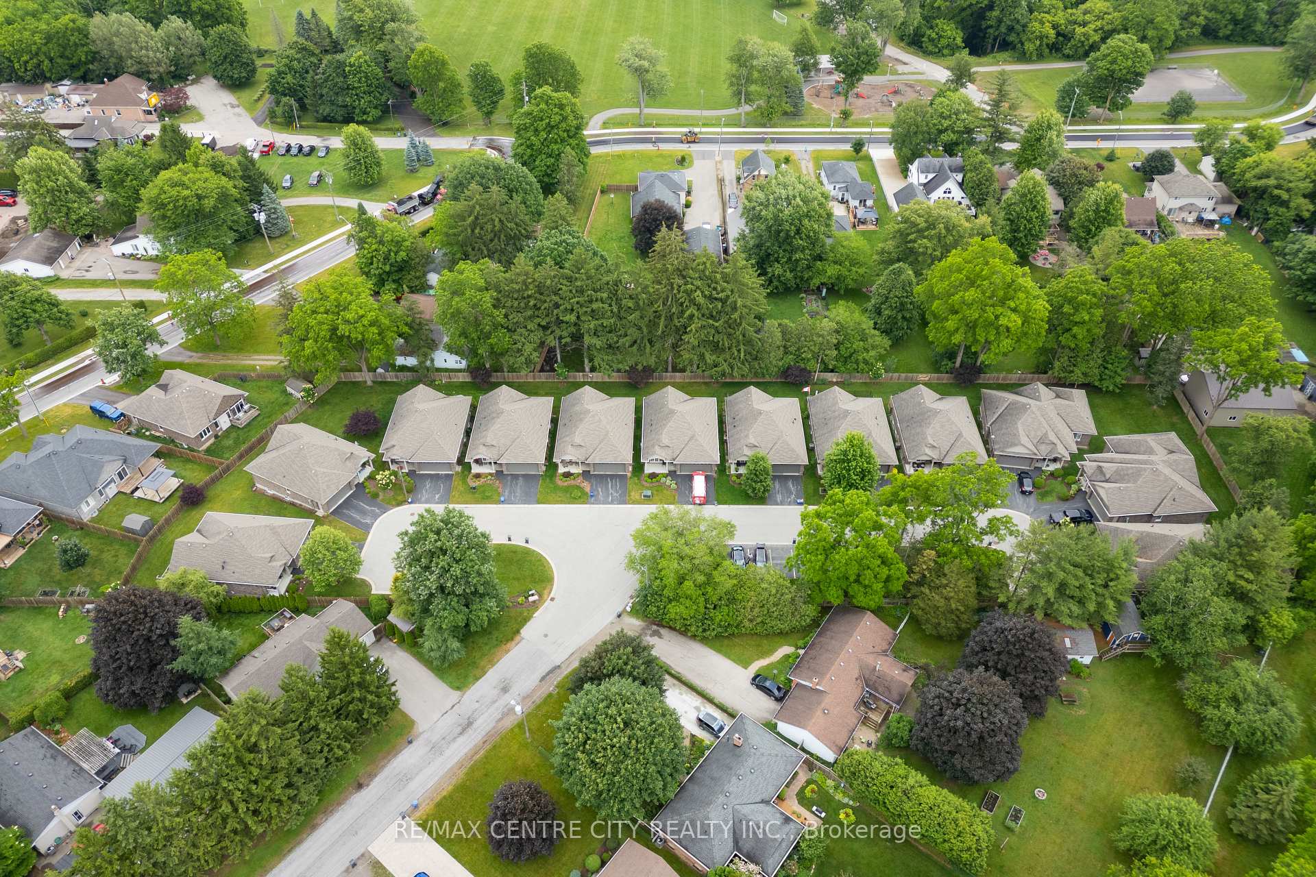 Photo 3 of Unit 12, 1 Vineden Drive, Central Elgin, Lynhurst — HOMEH