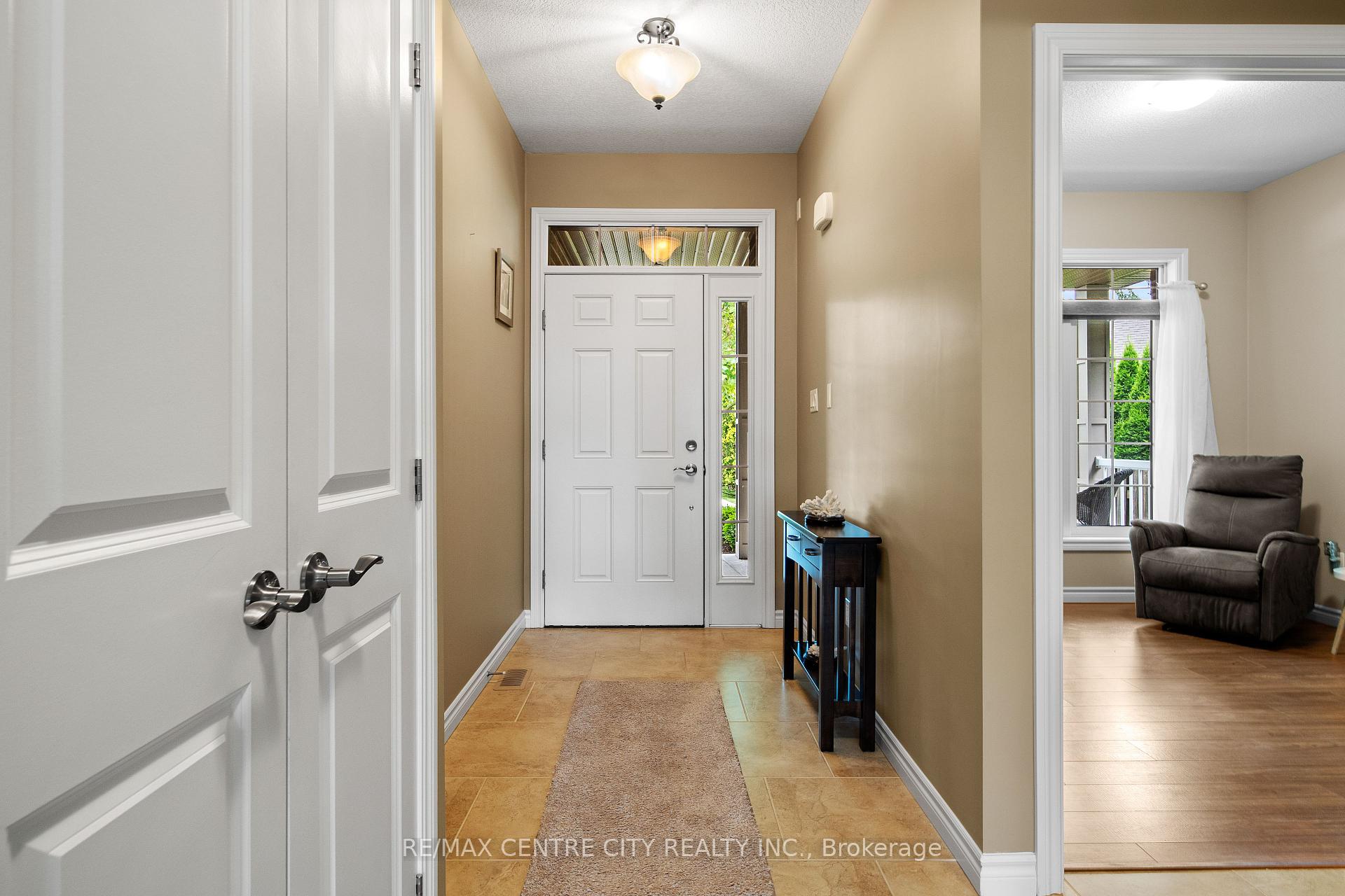 Photo 5 of Unit 12, 1 Vineden Drive, Central Elgin, Lynhurst — HOMEH