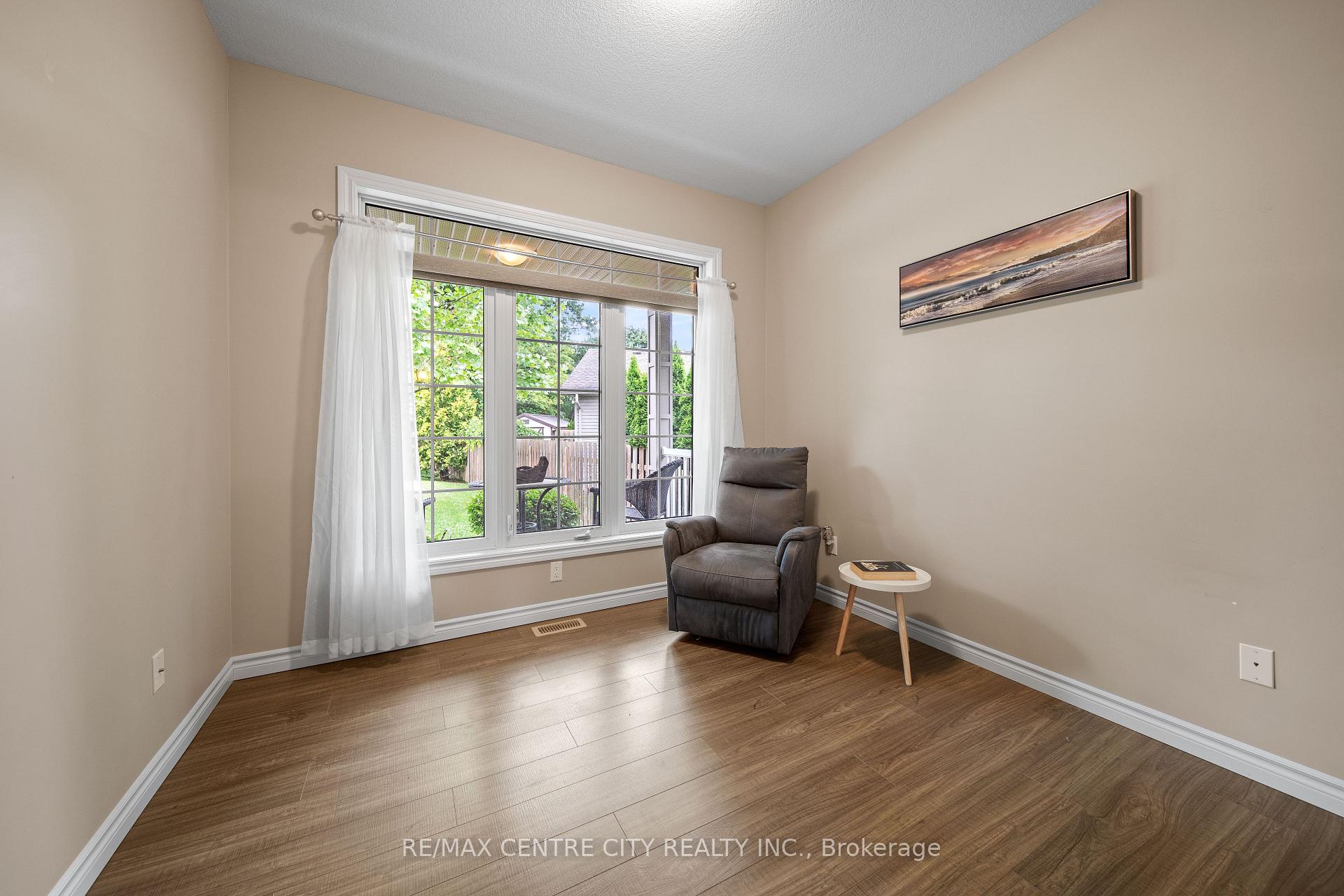 Photo 6 of Unit 12, 1 Vineden Drive, Central Elgin, Lynhurst — HOMEH