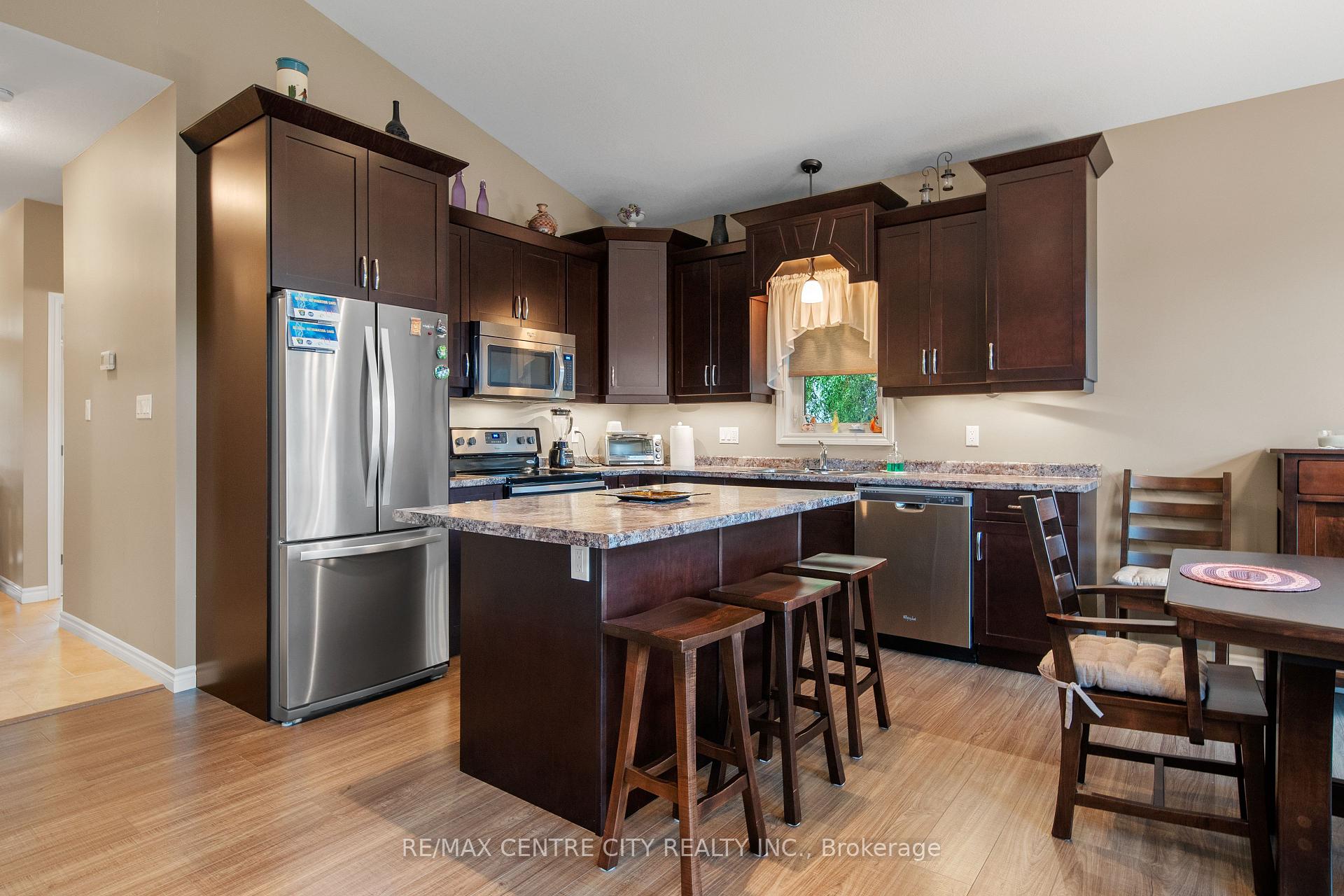 Photo 13 of Unit 12, 1 Vineden Drive, Central Elgin, Lynhurst — HOMEH
