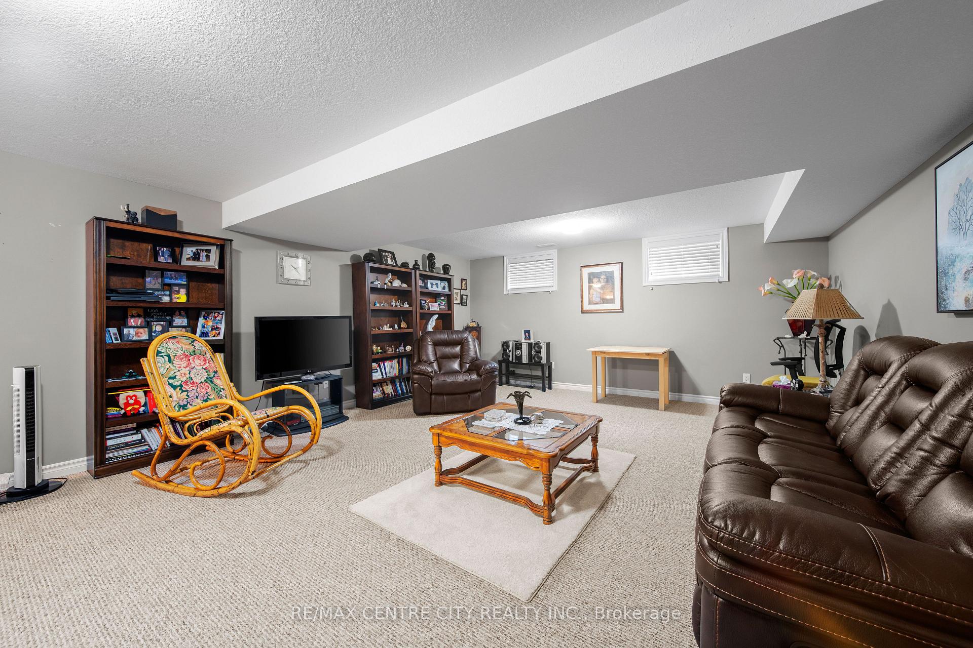 Photo 29 of Unit 12, 1 Vineden Drive, Central Elgin, Lynhurst — HOMEH