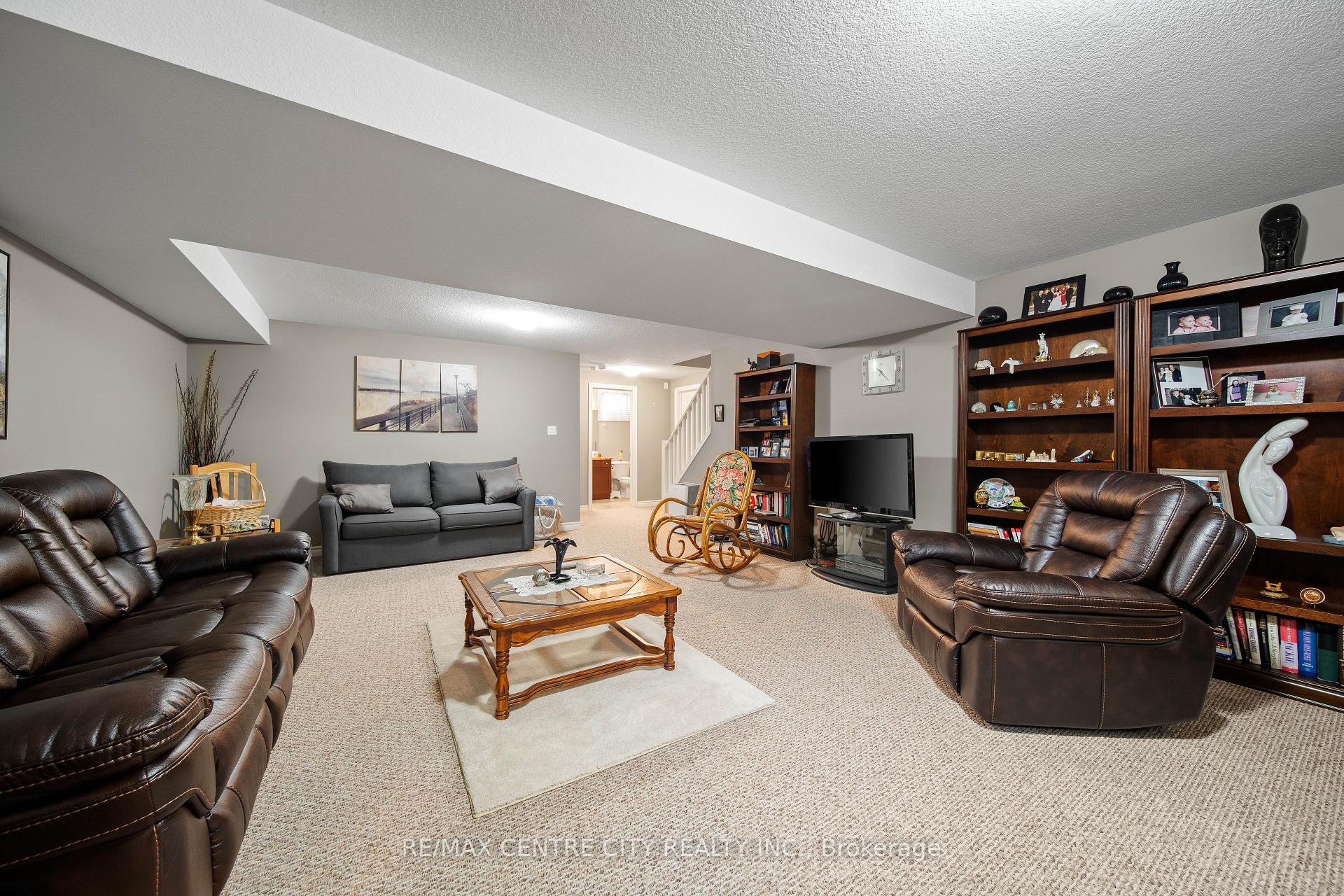 Photo 30 of Unit 12, 1 Vineden Drive, Central Elgin, Lynhurst — HOMEH