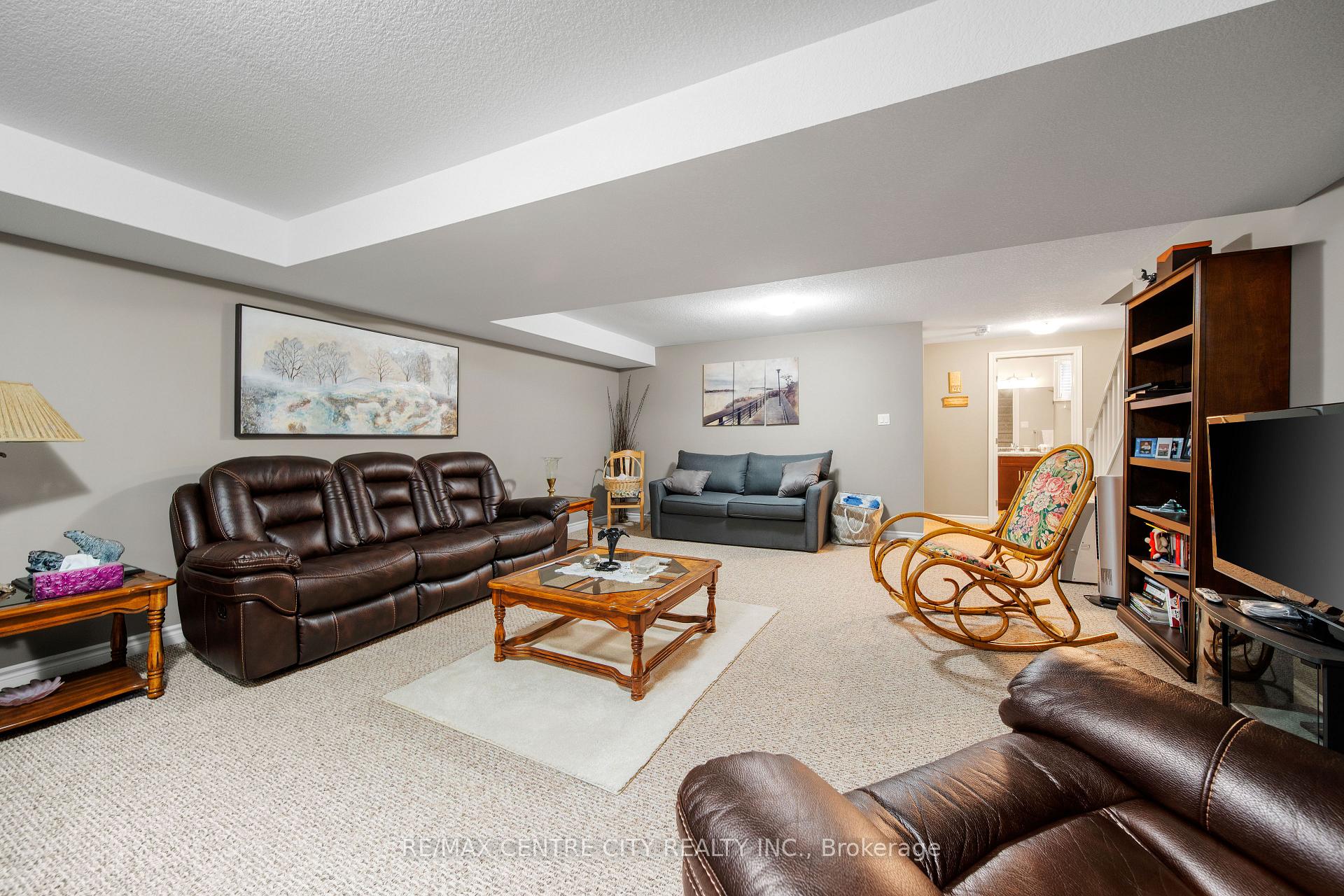 Photo 31 of Unit 12, 1 Vineden Drive, Central Elgin, Lynhurst — HOMEH