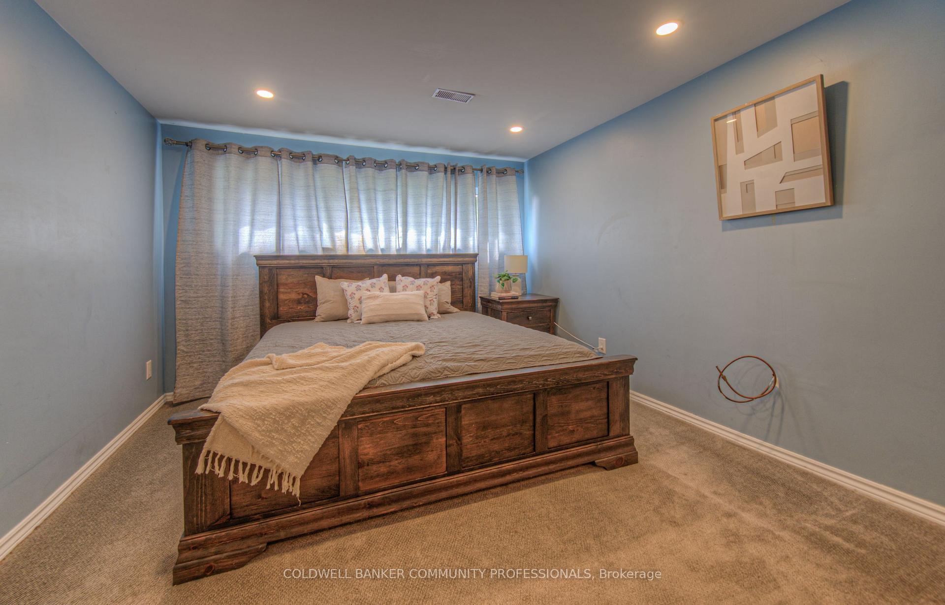 Photo 9 of 16 Brisbane Boulevard, Brant, Brantford Twp — HOMEH