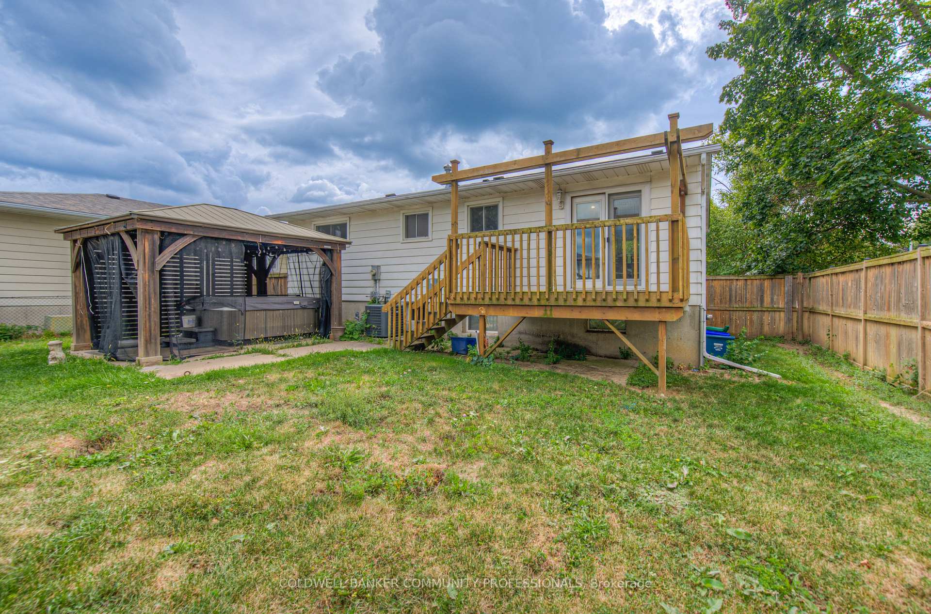 Photo 14 of 16 Brisbane Boulevard, Brant, Brantford Twp — HOMEH