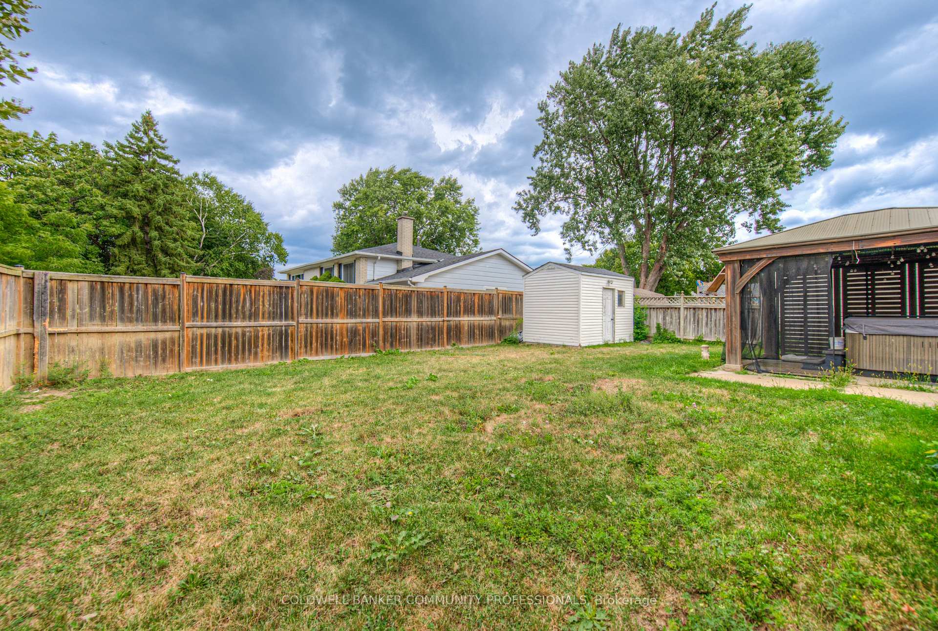 Photo 18 of 16 Brisbane Boulevard, Brant, Brantford Twp — HOMEH